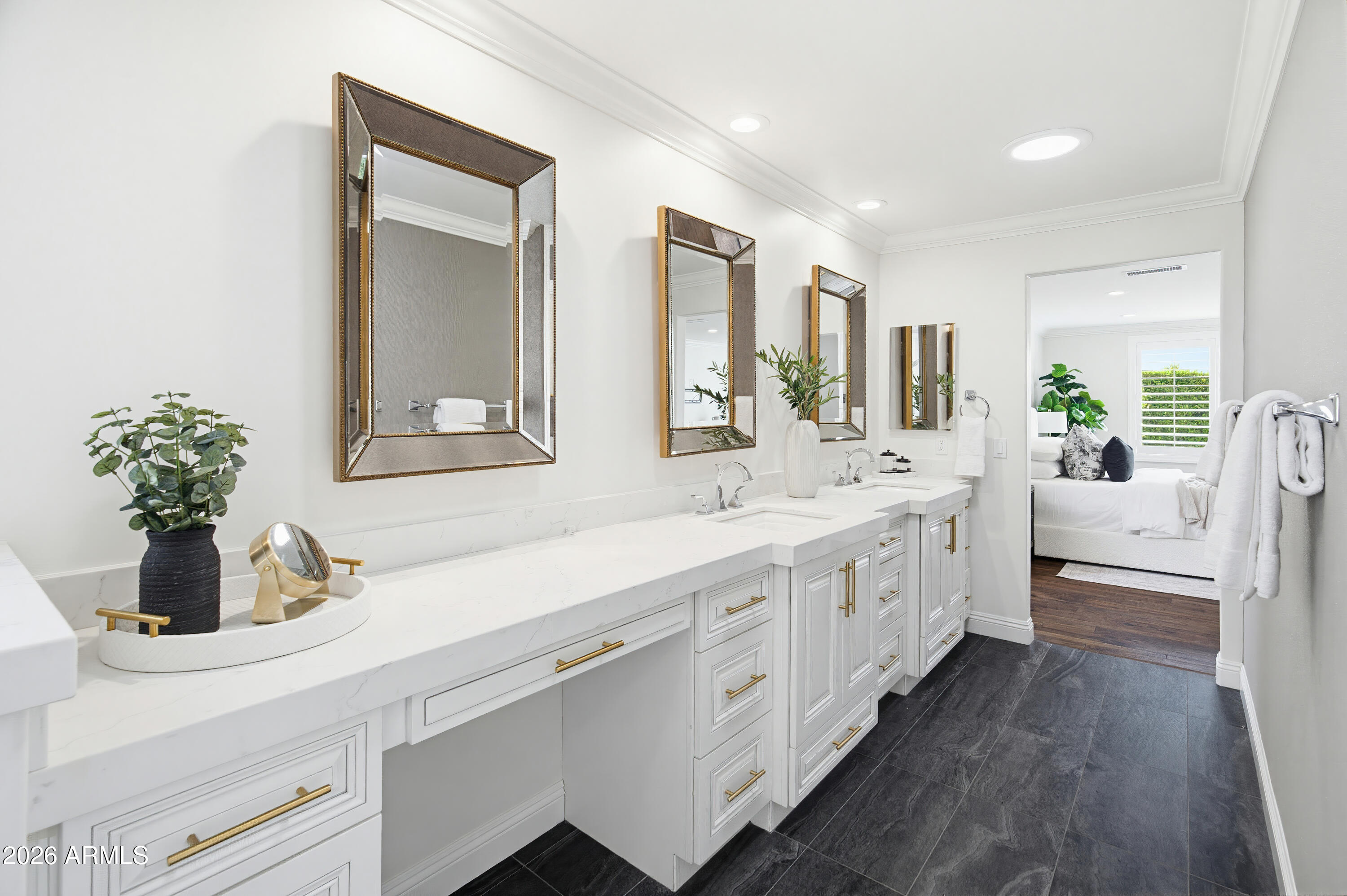 2521 E Marshall Avenue