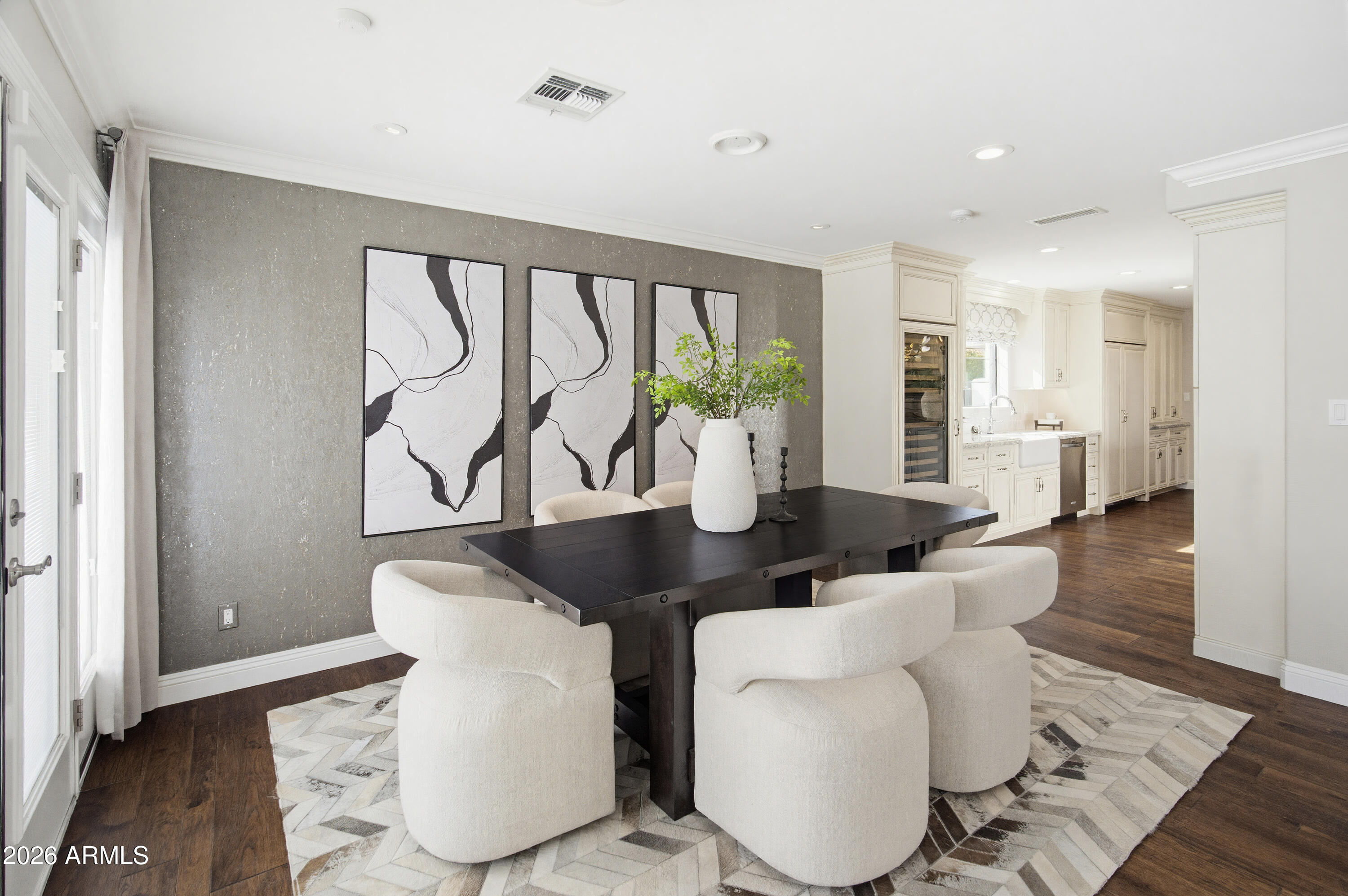 2521 E Marshall Avenue