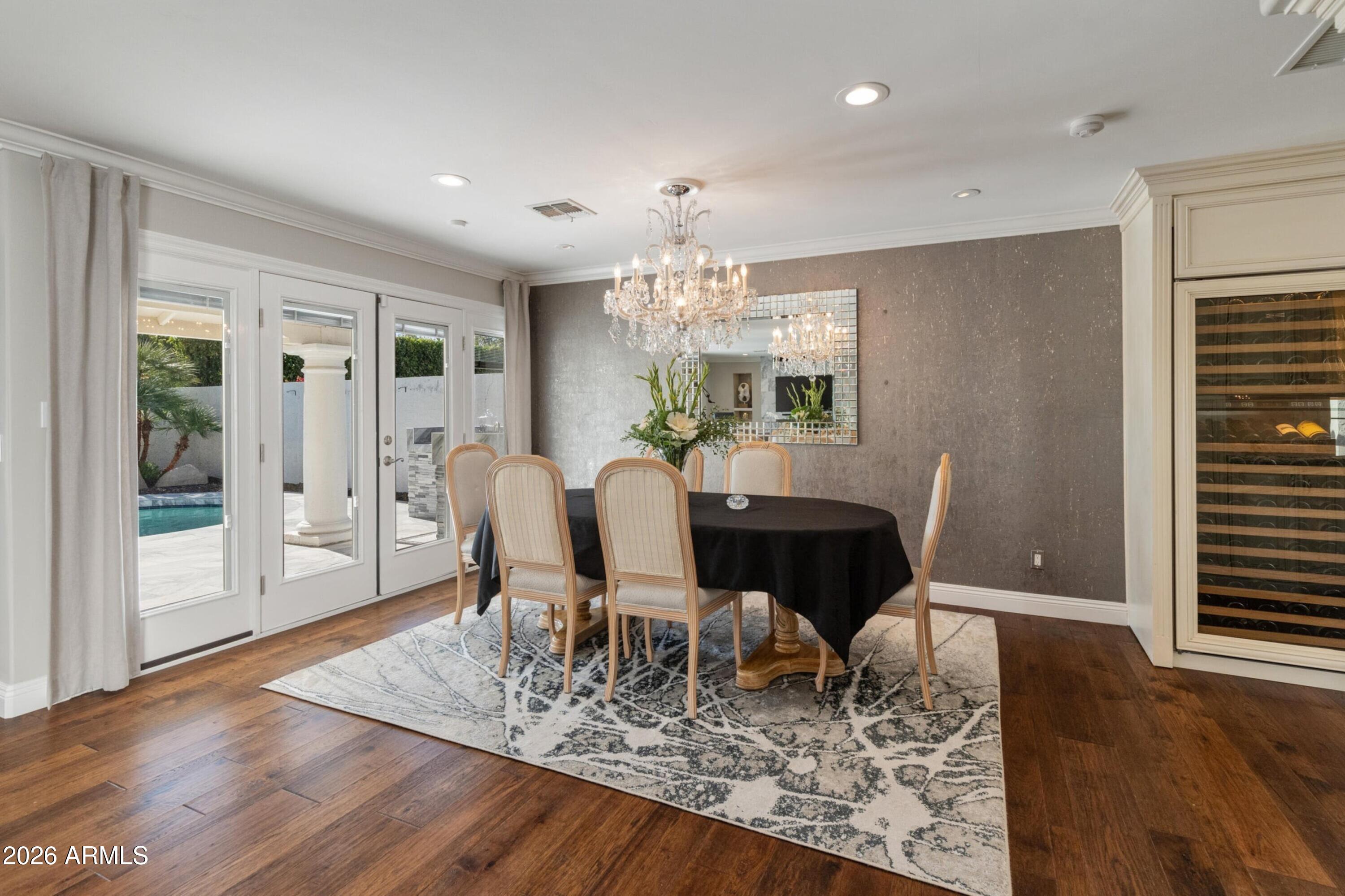 2521 E Marshall Avenue