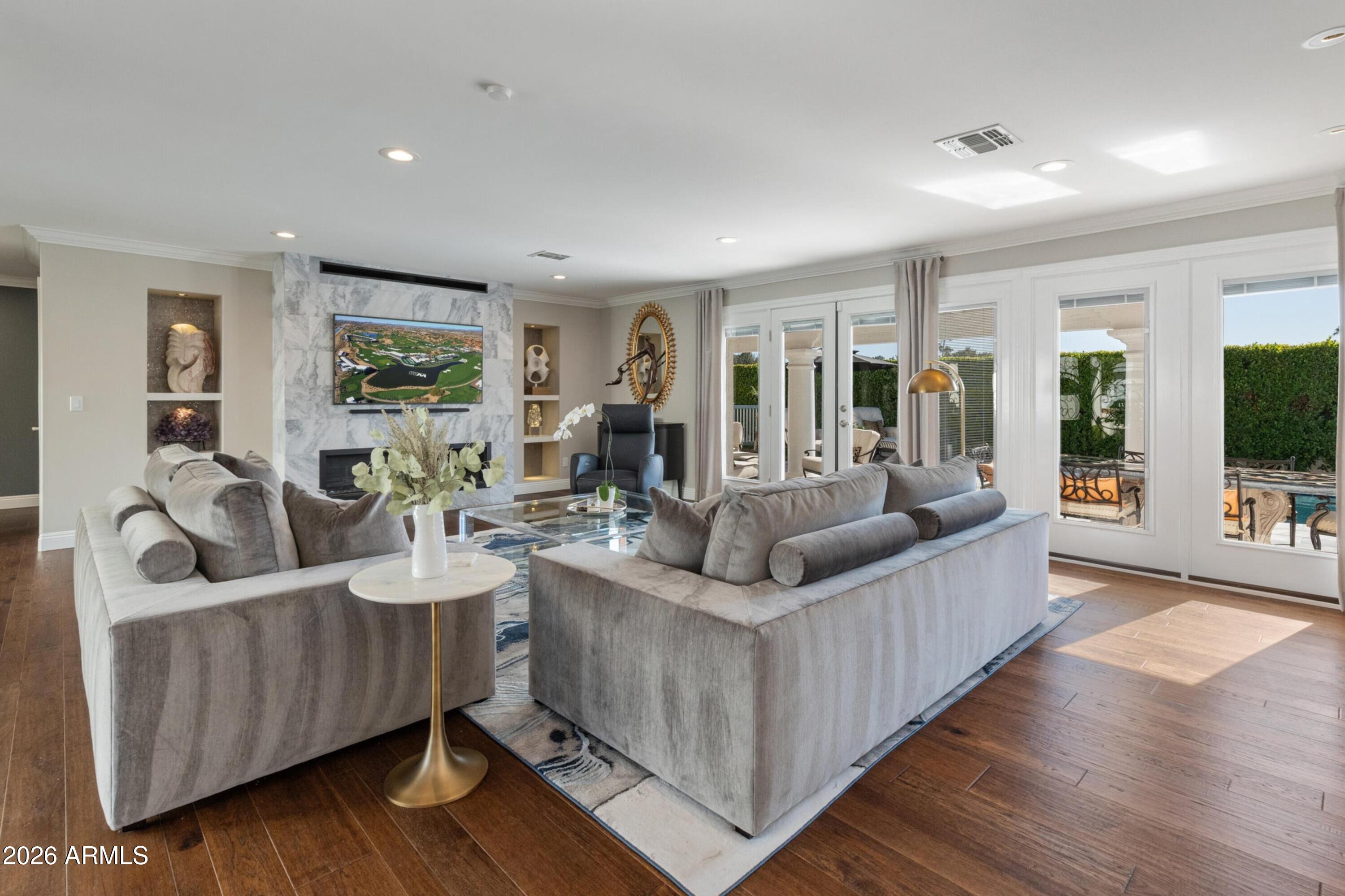 2521 E Marshall Avenue