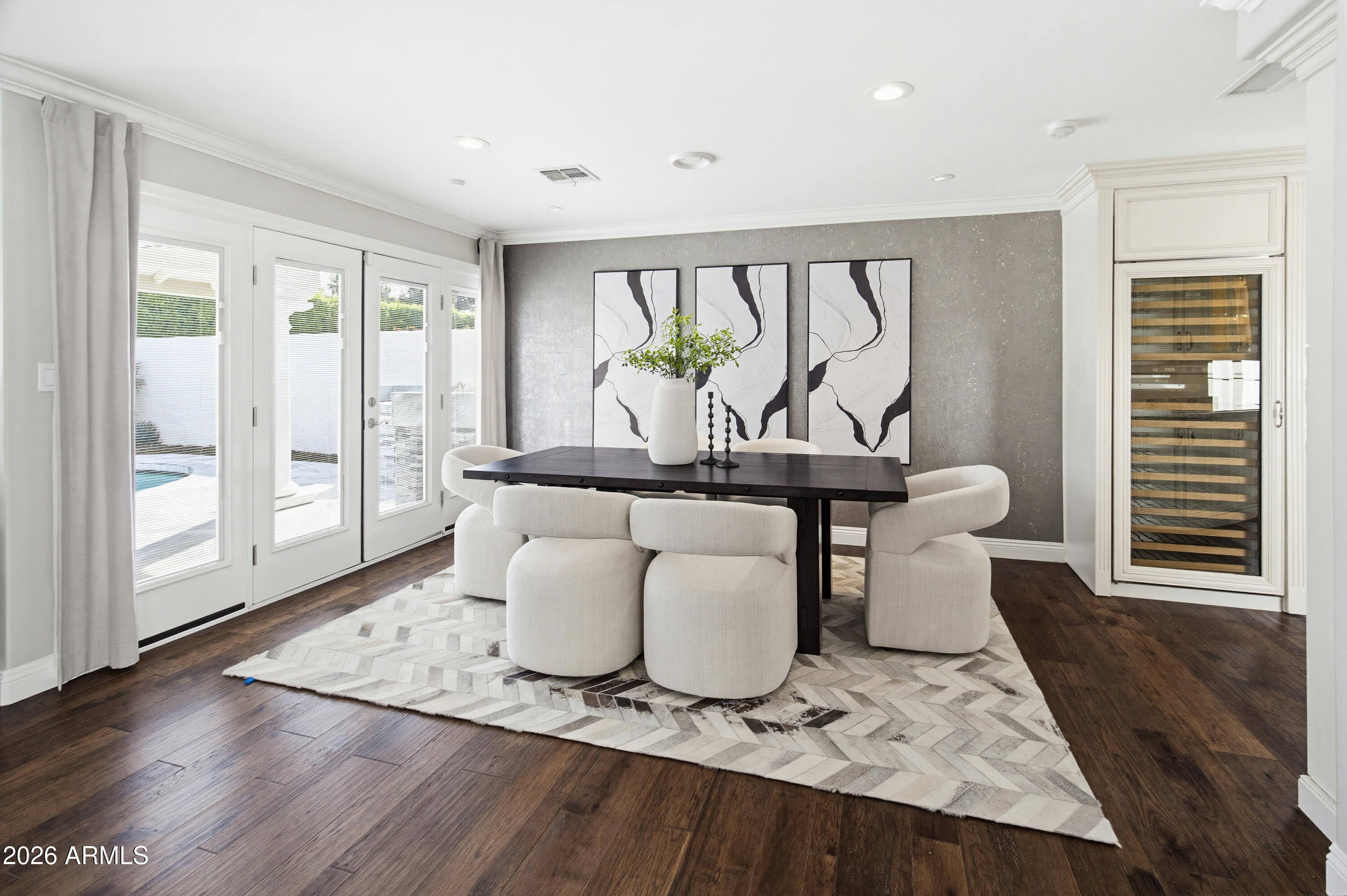 2521 E Marshall Avenue