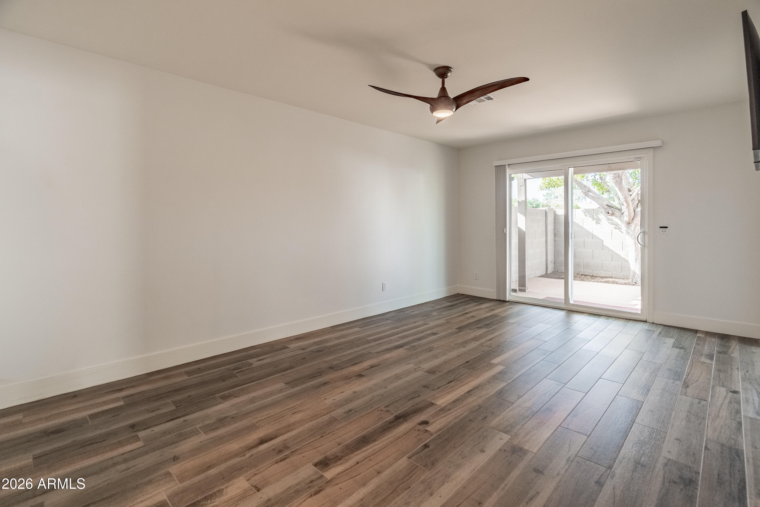 7124 N Via De Amigos