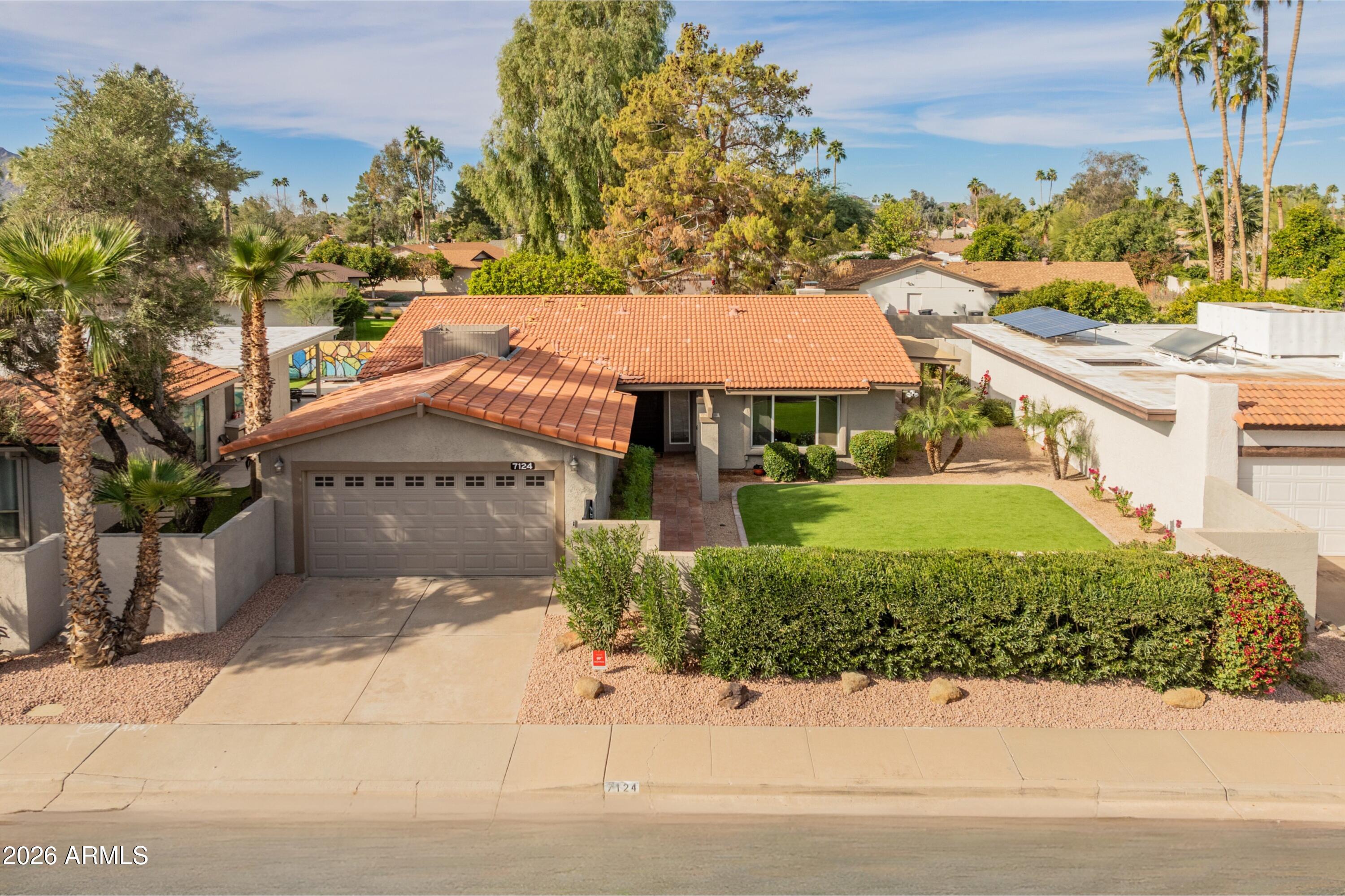 7124 N Via De Amigos