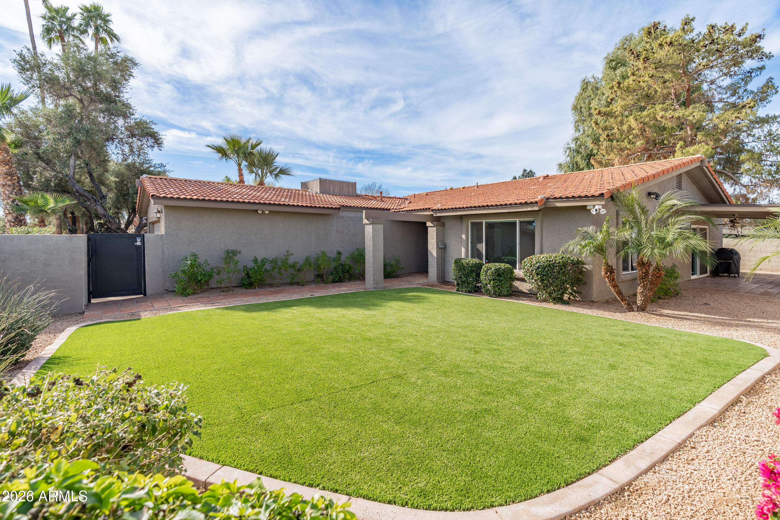 7124 N Via De Amigos