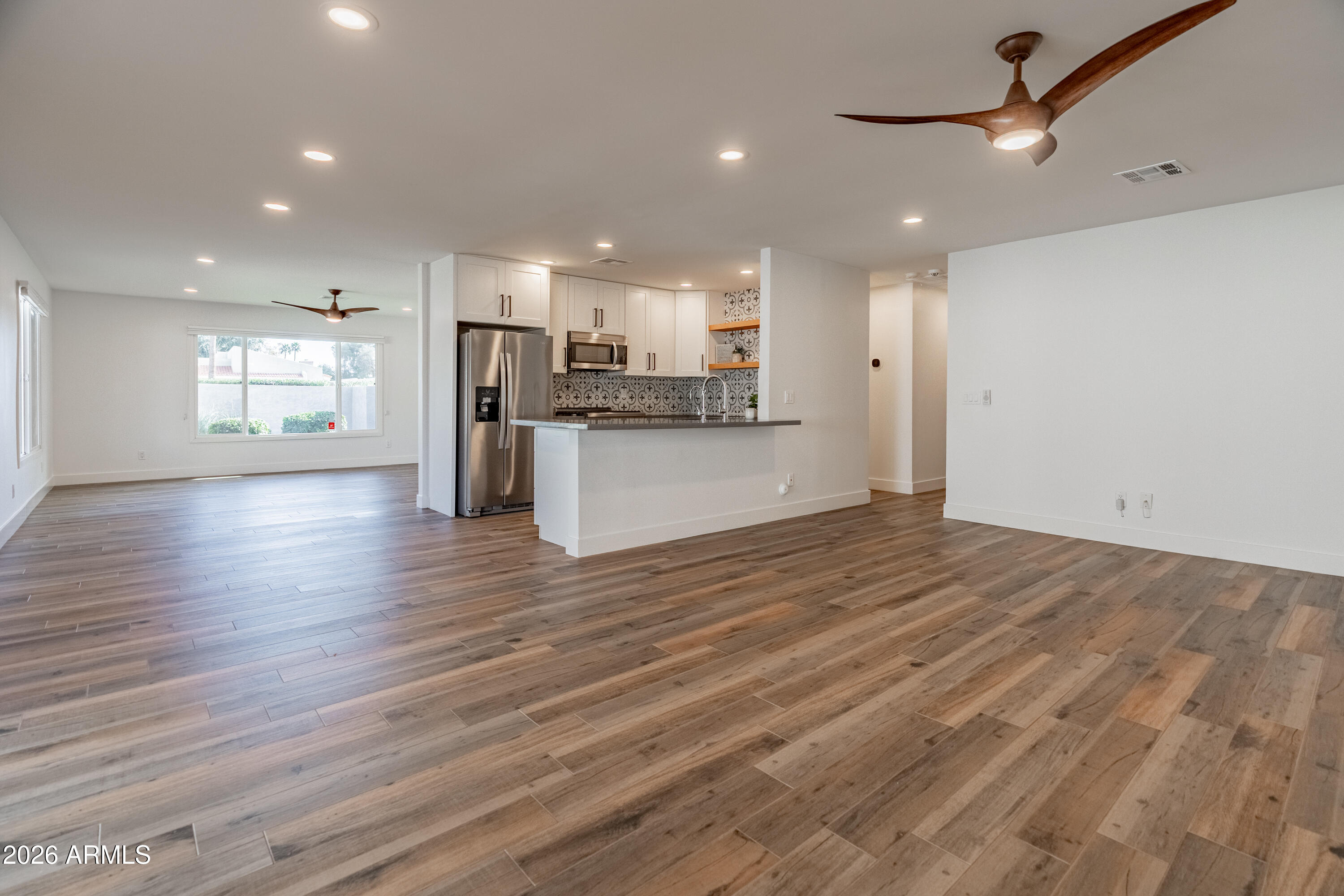 7124 N Via De Amigos