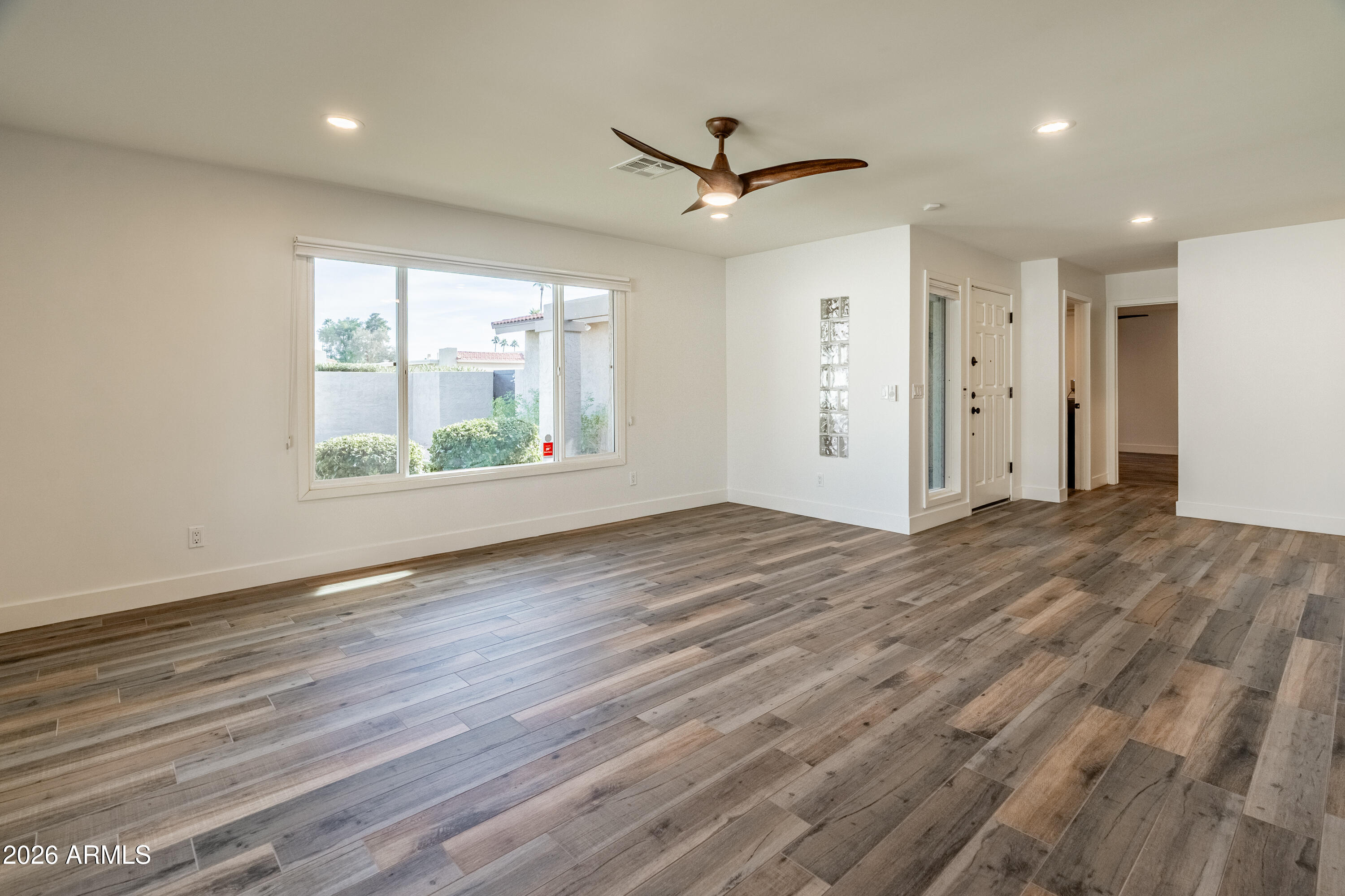 7124 N Via De Amigos