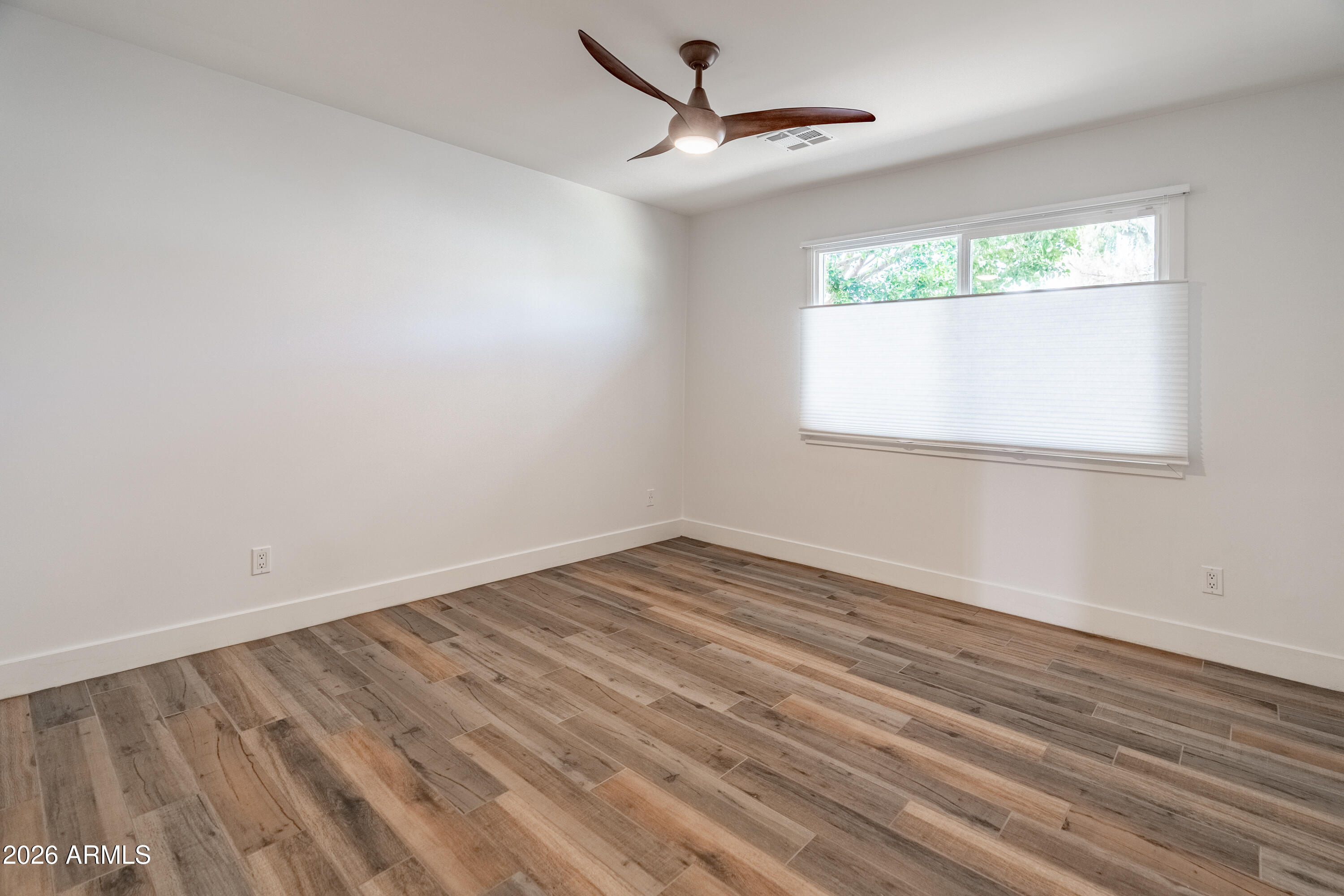 7124 N Via De Amigos