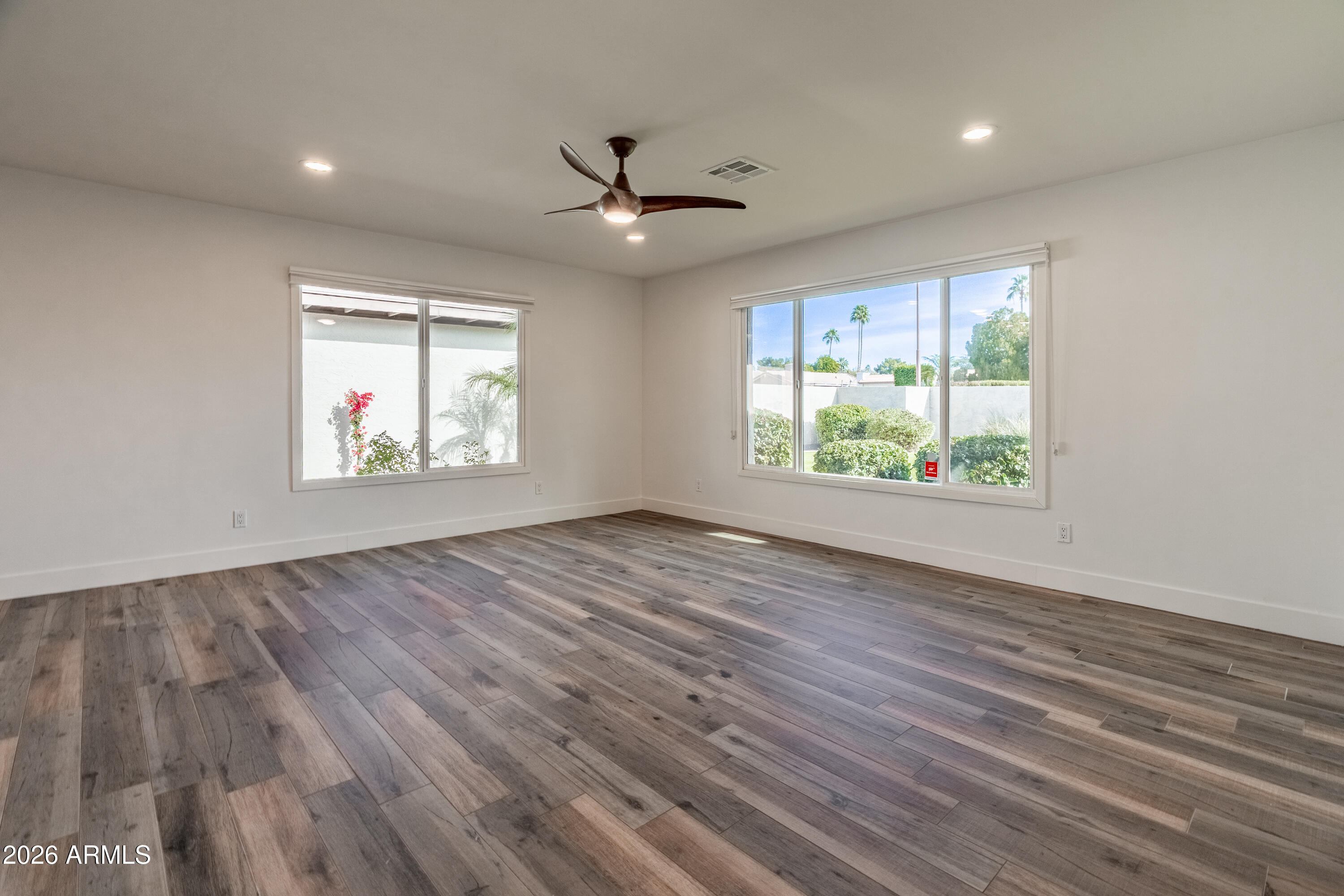 7124 N Via De Amigos