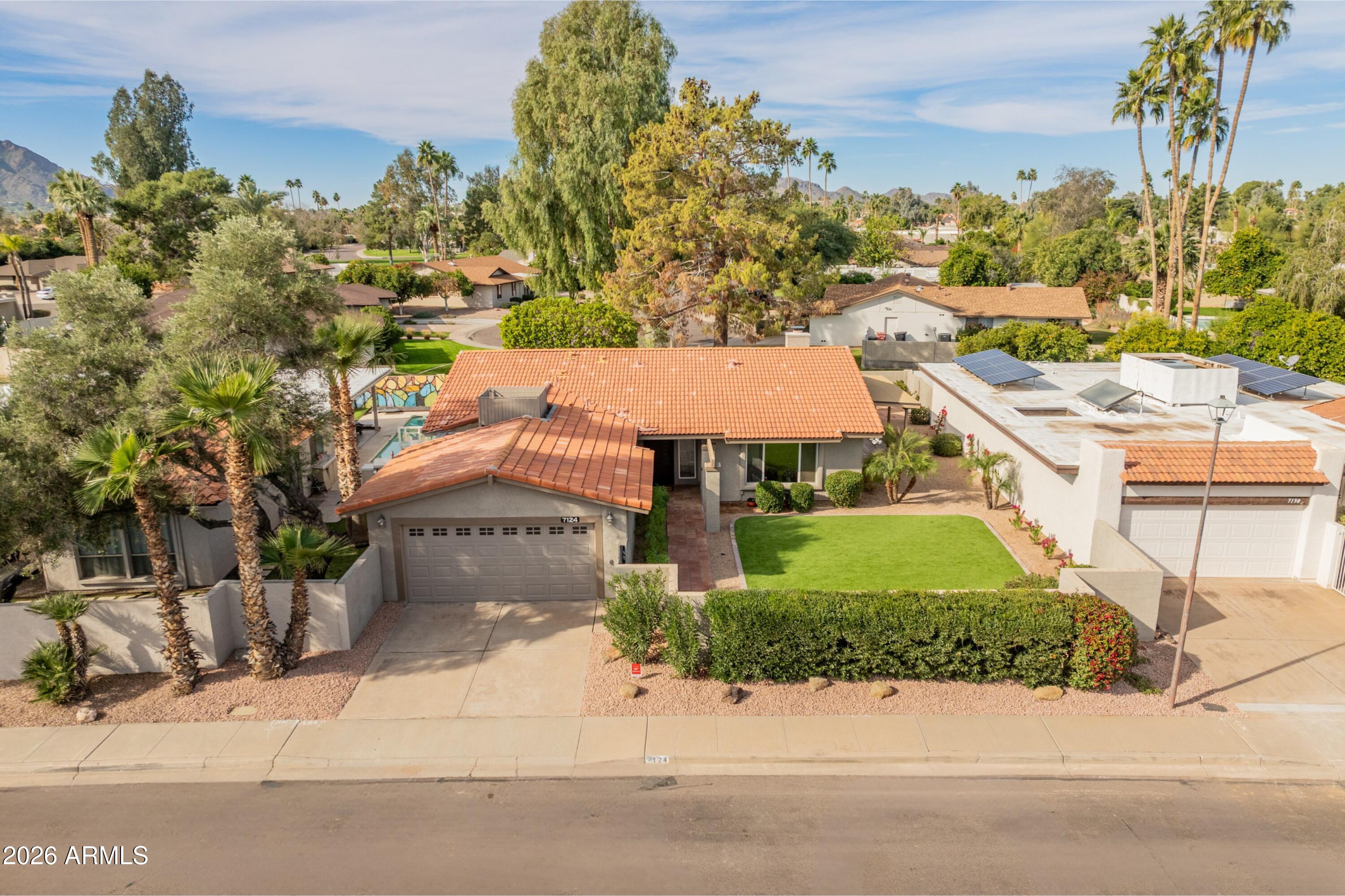 7124 N Via De Amigos