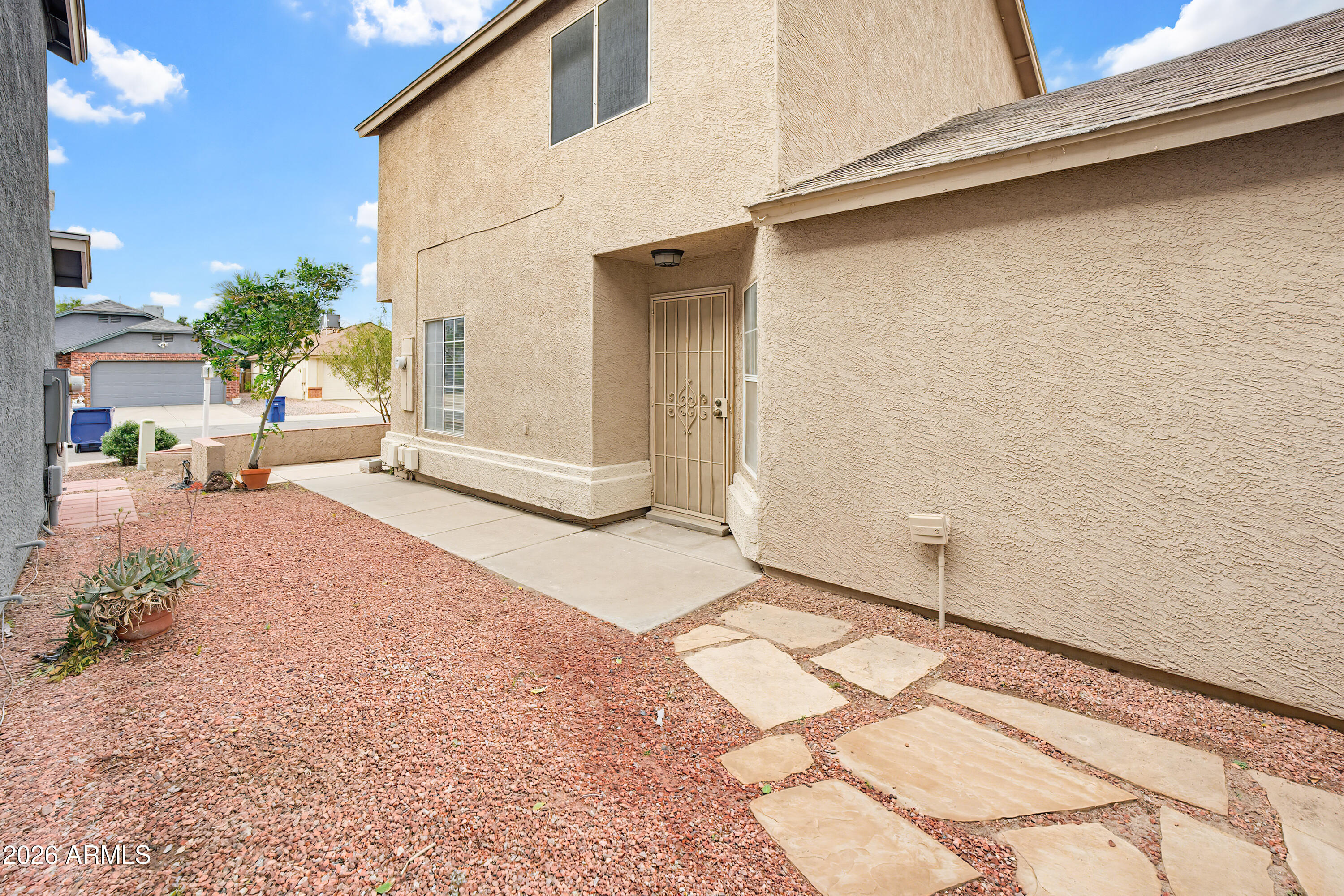5042 W FAIRVIEW Street