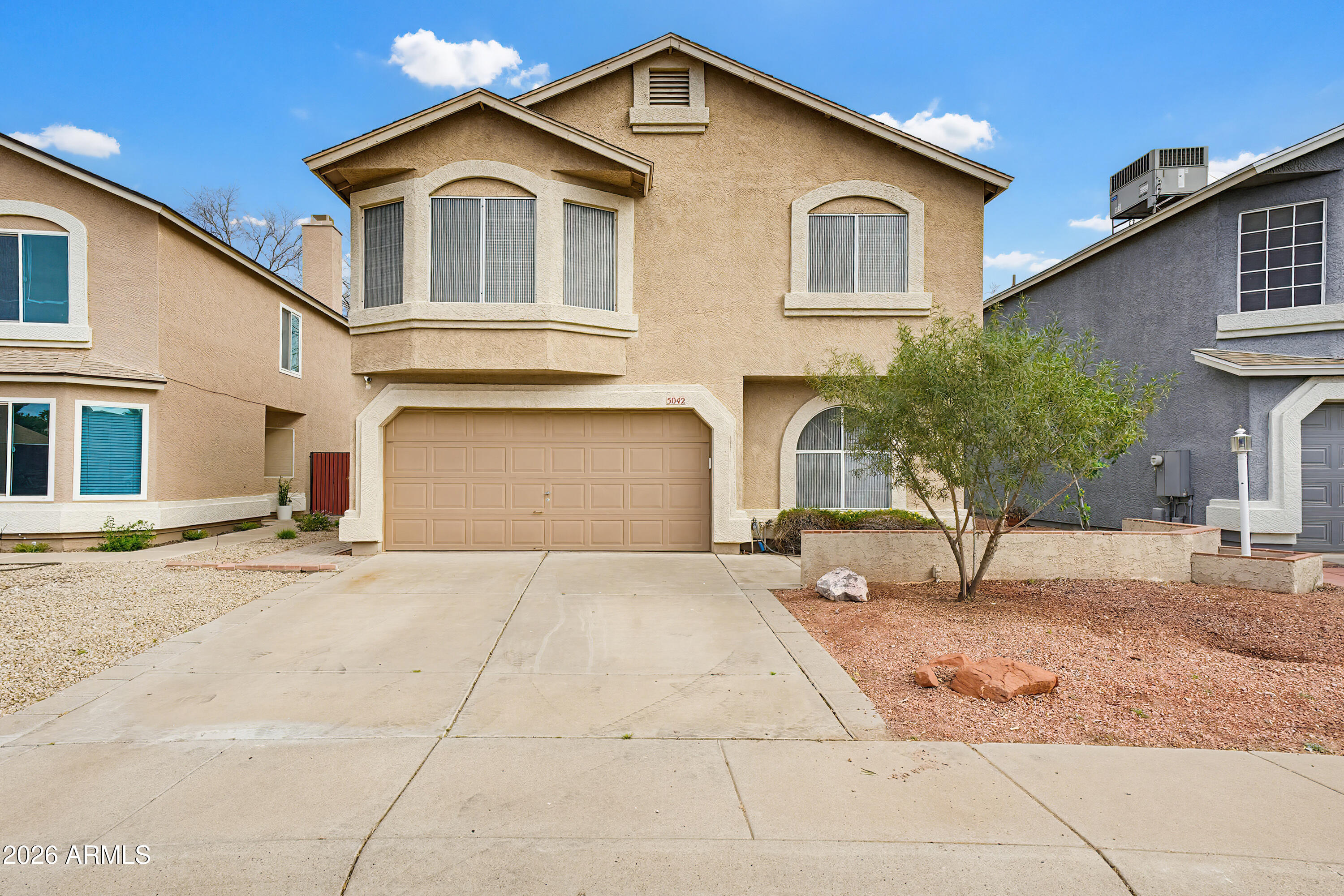 5042 W FAIRVIEW Street