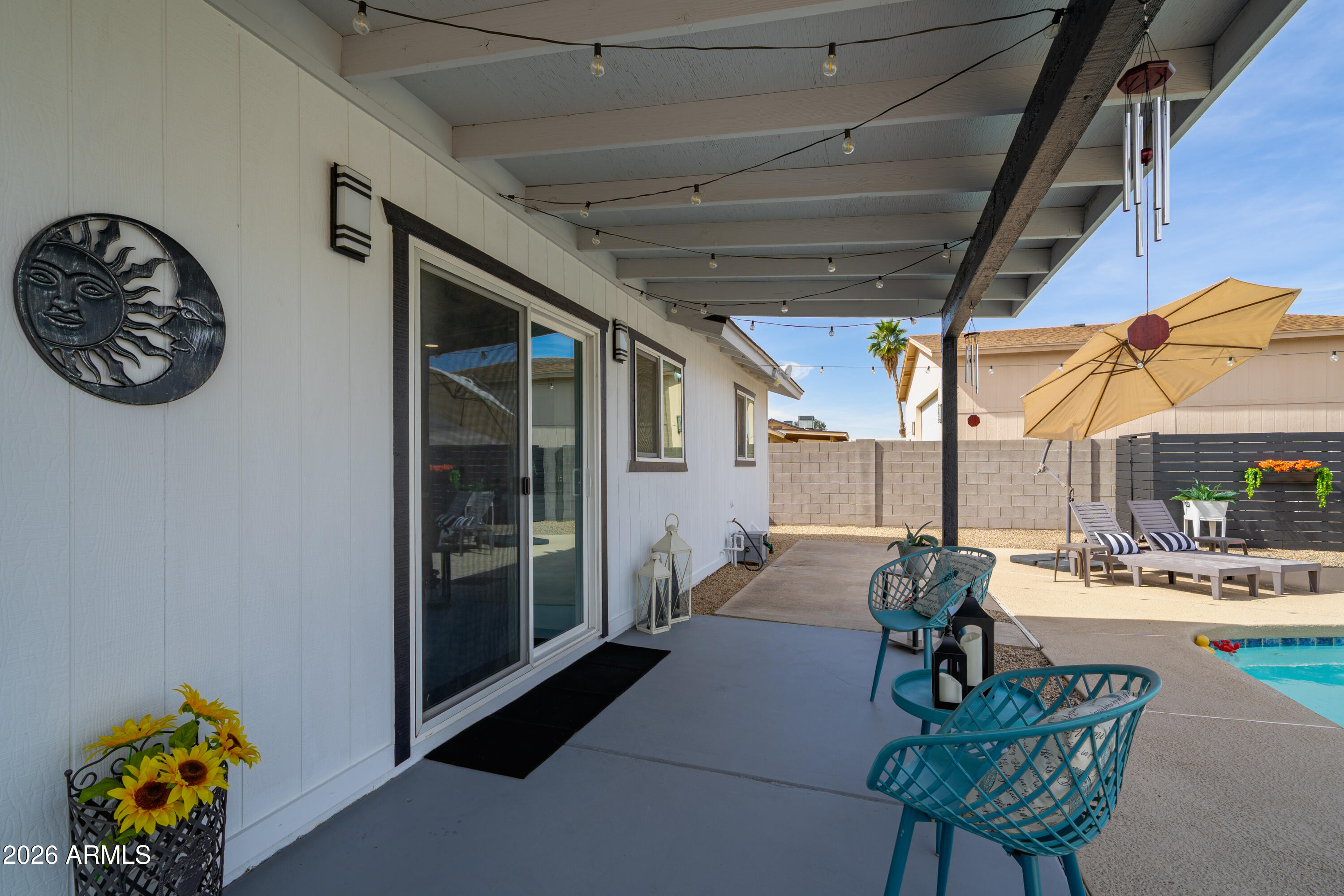 2132 E MONTE CRISTO Avenue