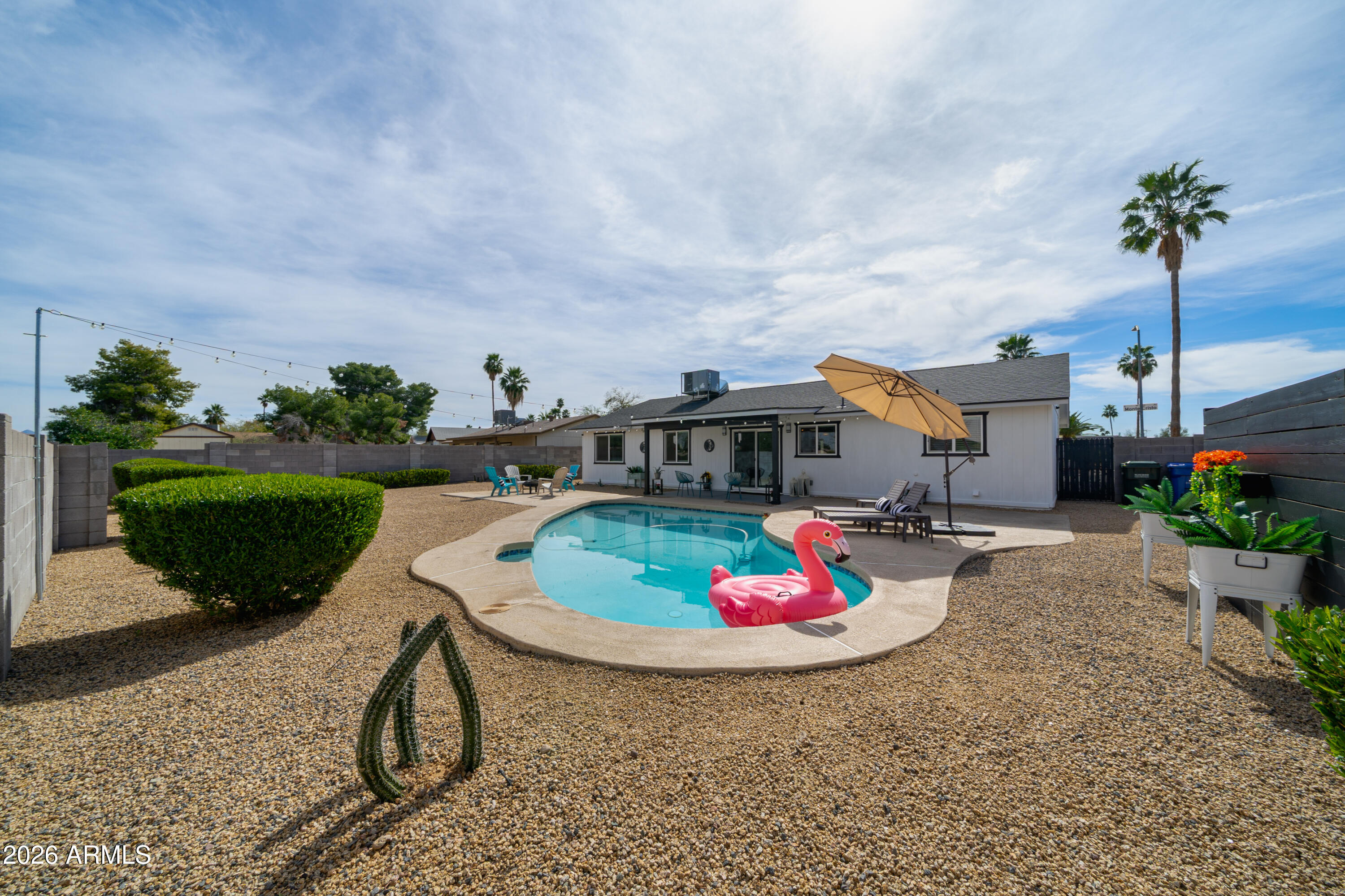 2132 E MONTE CRISTO Avenue