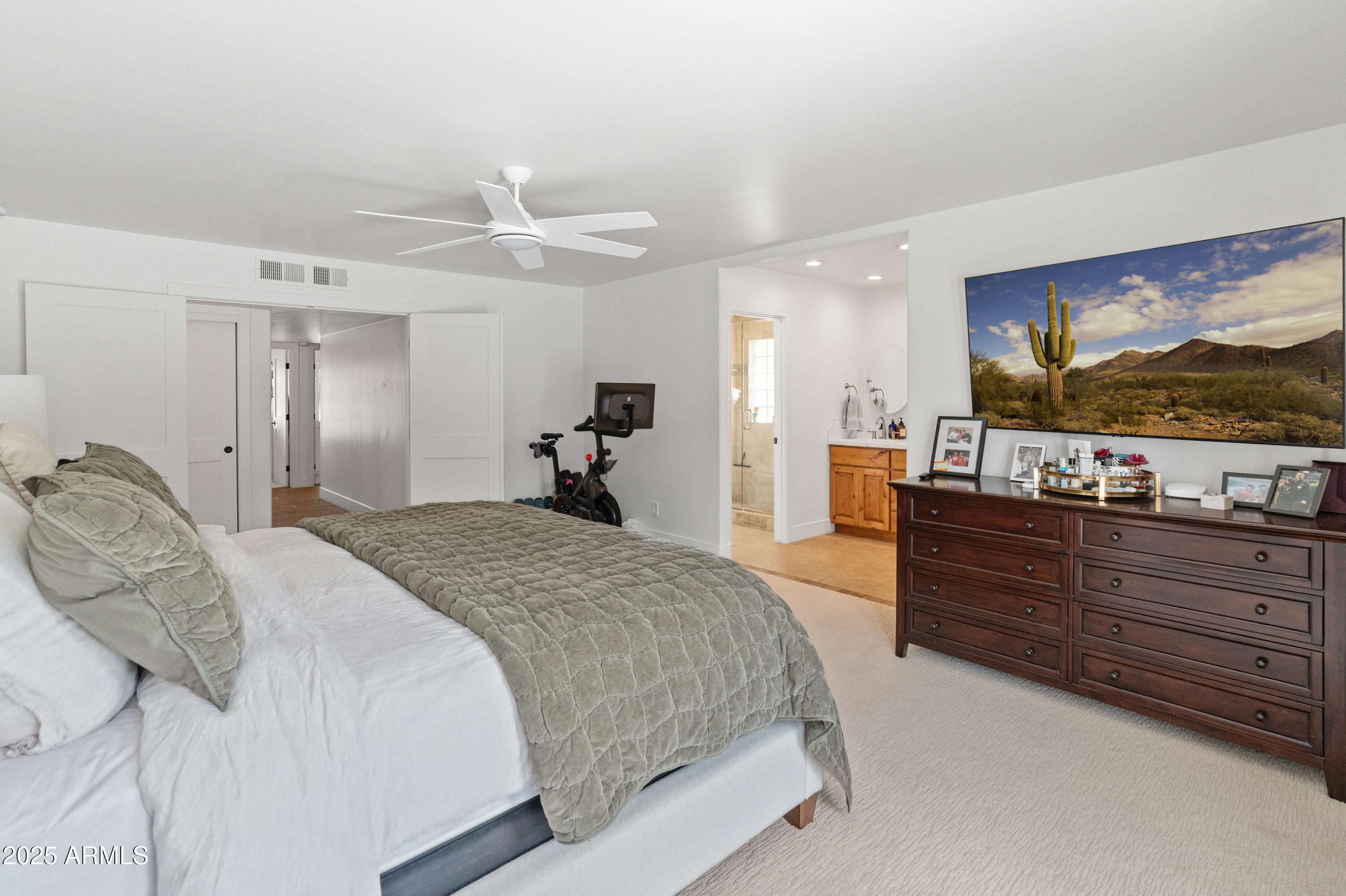 5711 E CORRINE Drive