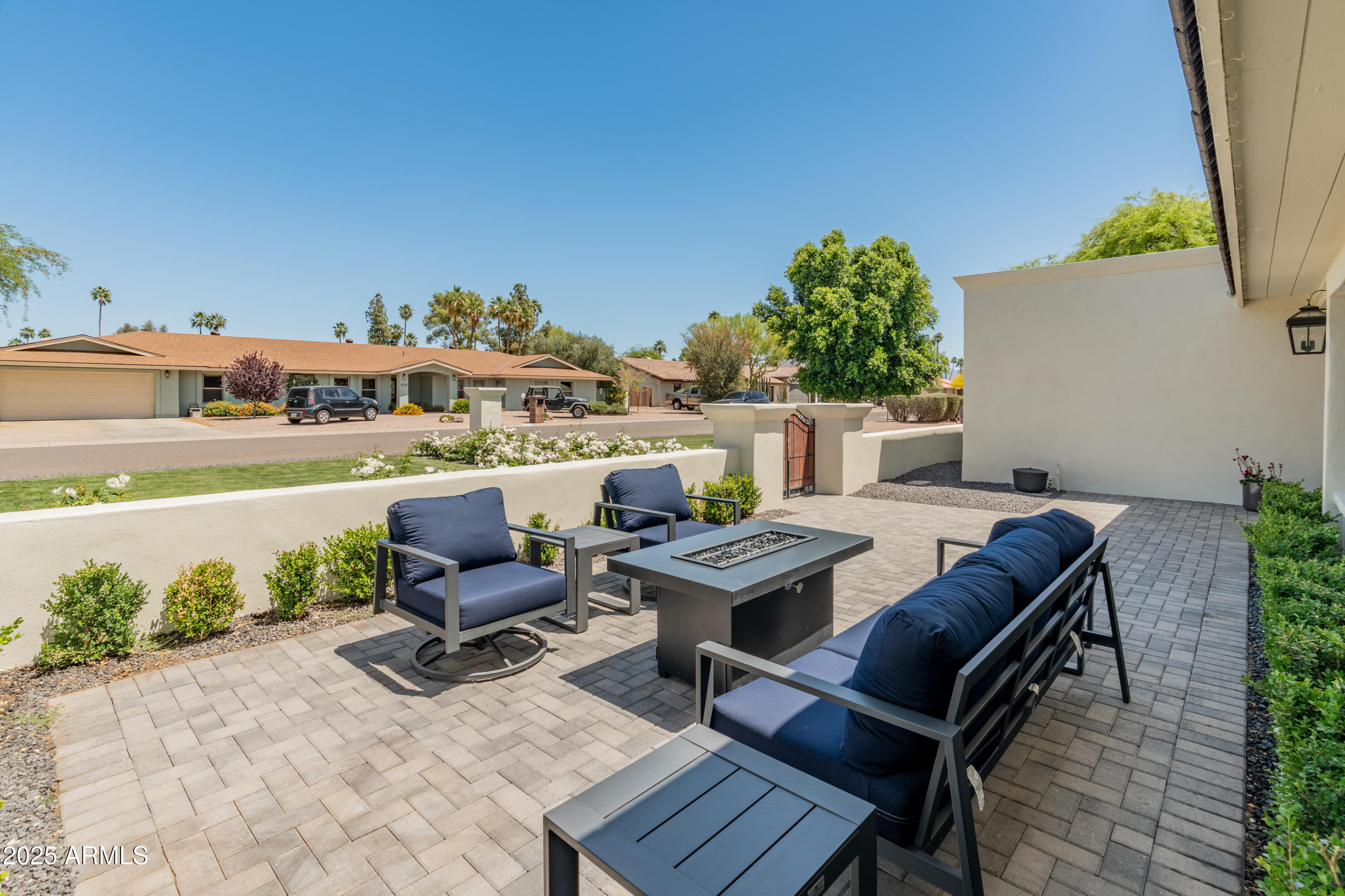 5711 E CORRINE Drive