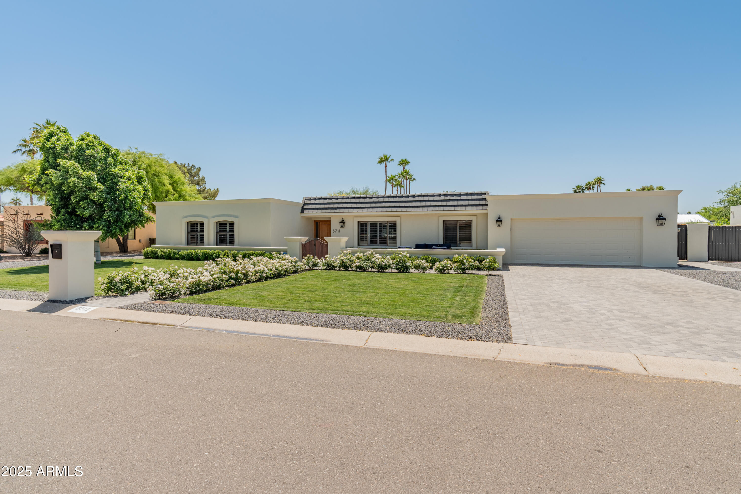 5711 E CORRINE Drive