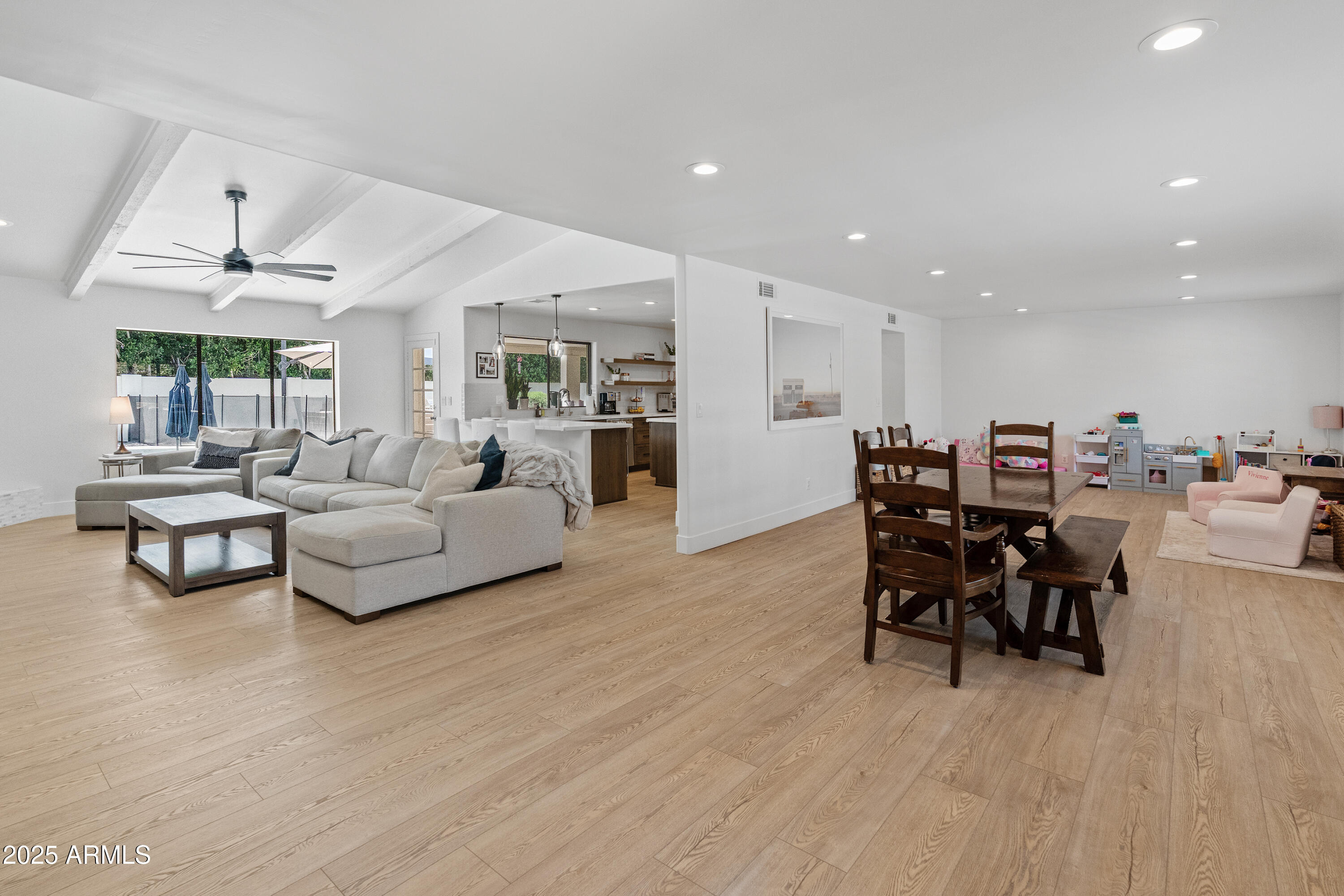 5711 E CORRINE Drive