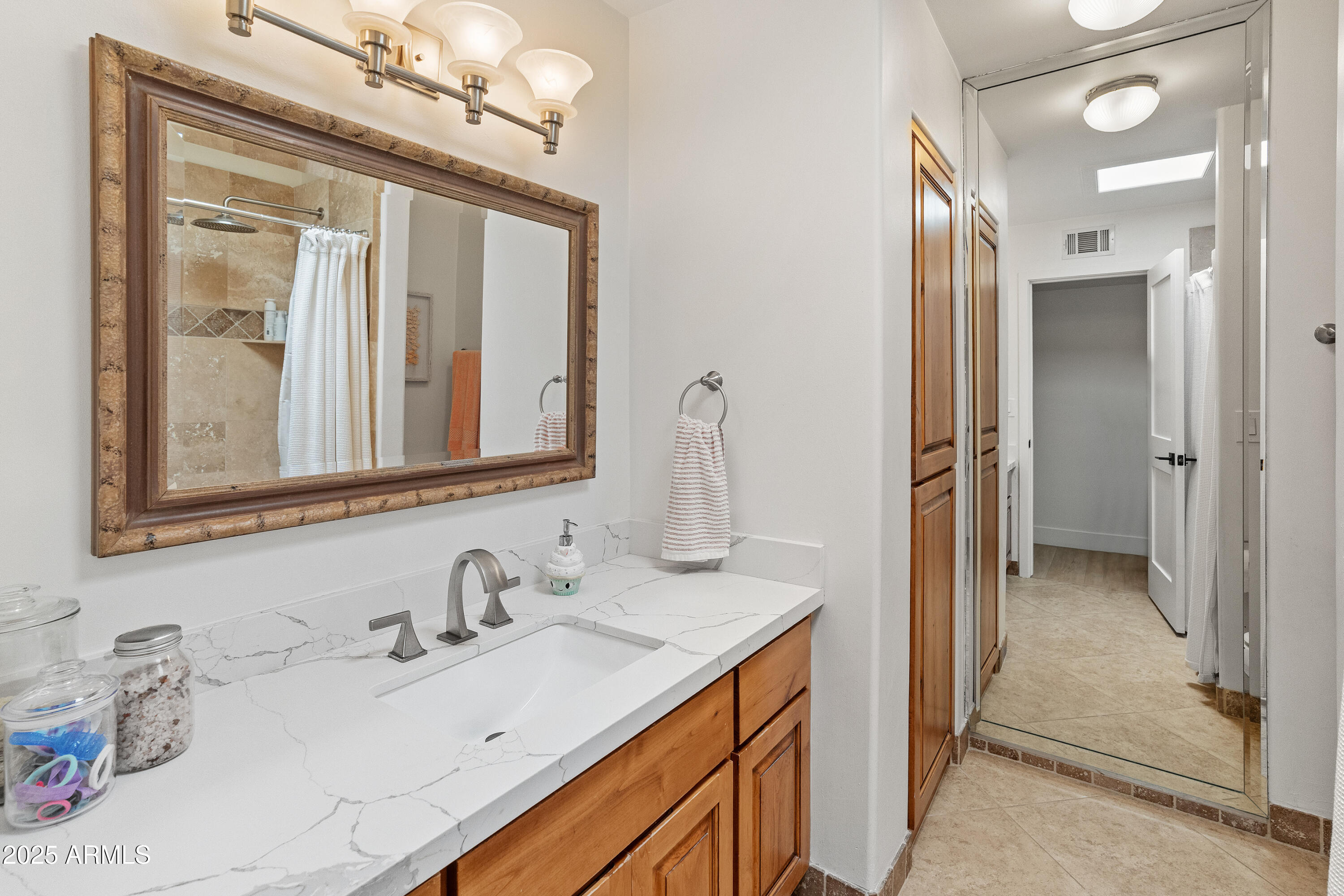 5711 E CORRINE Drive