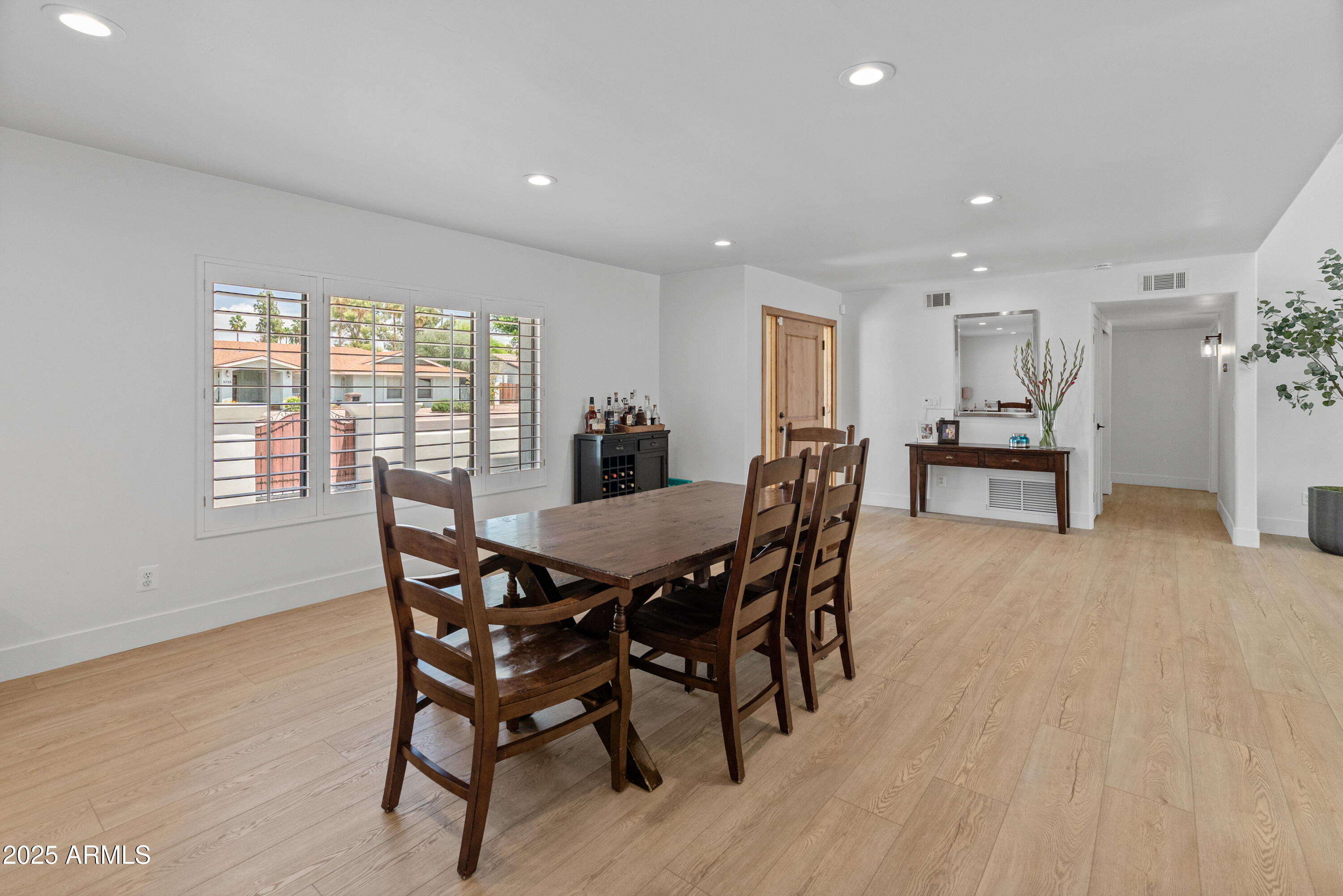 5711 E CORRINE Drive