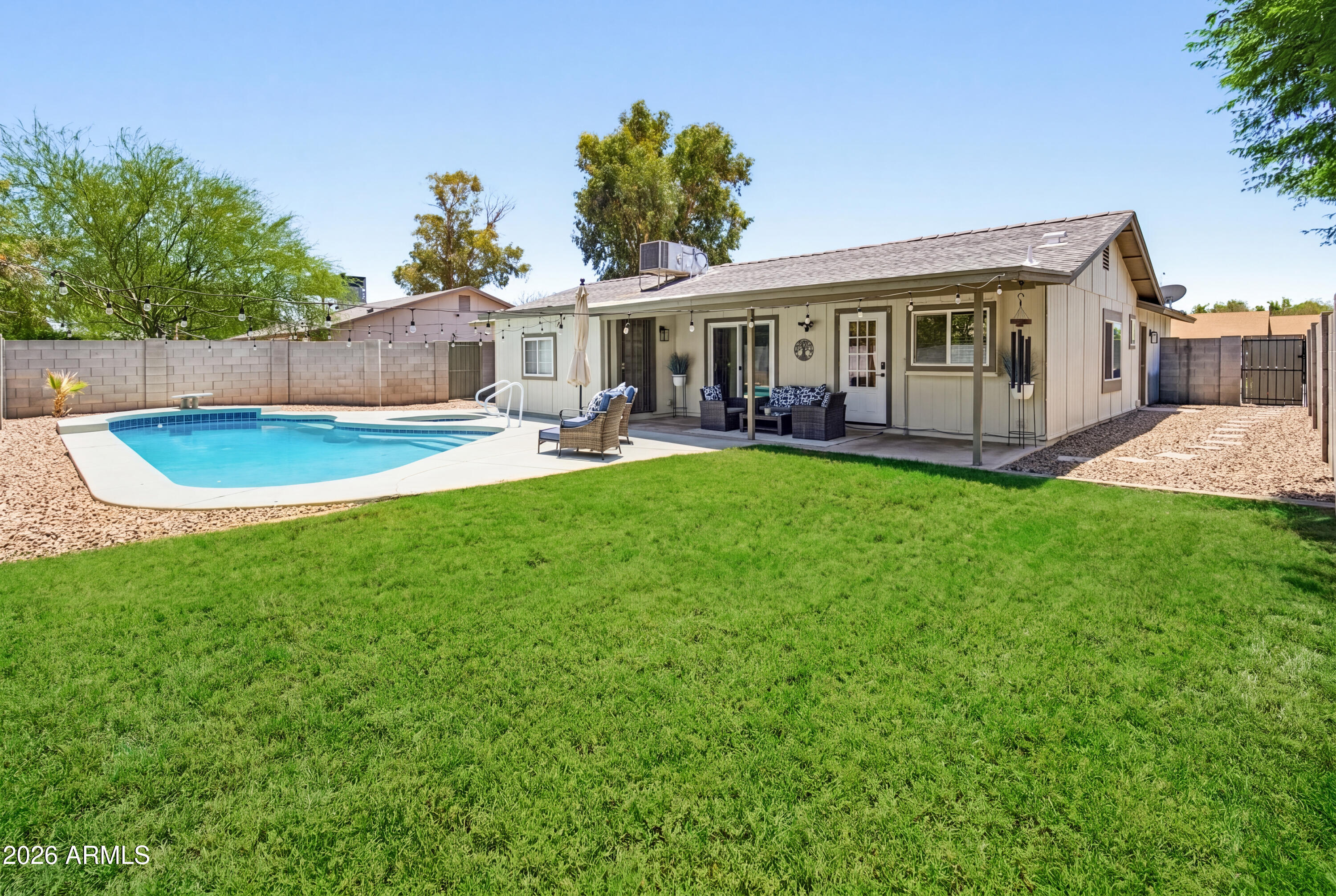 540 W Myrna Lane