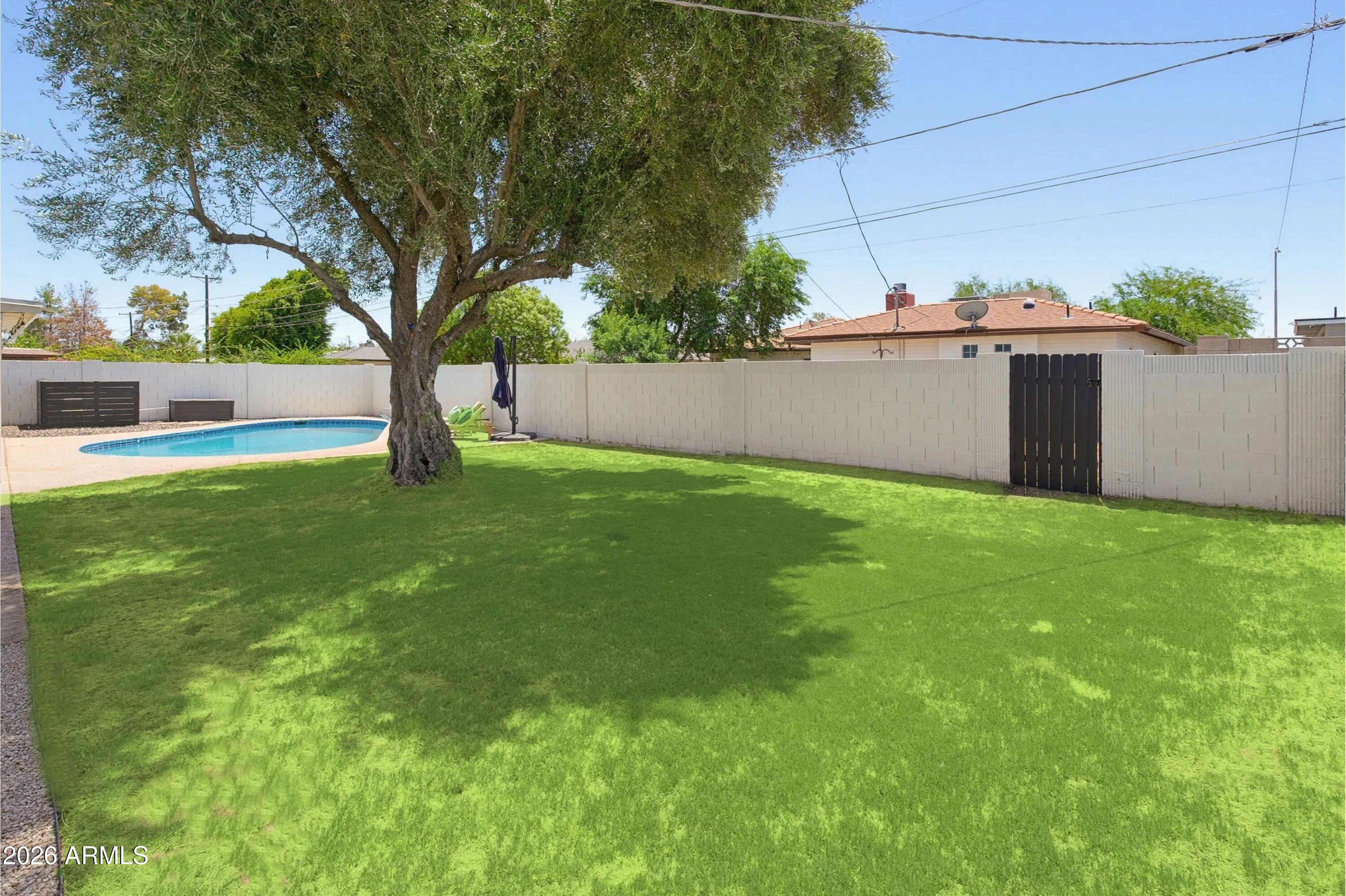 6637 E Hubbell Street