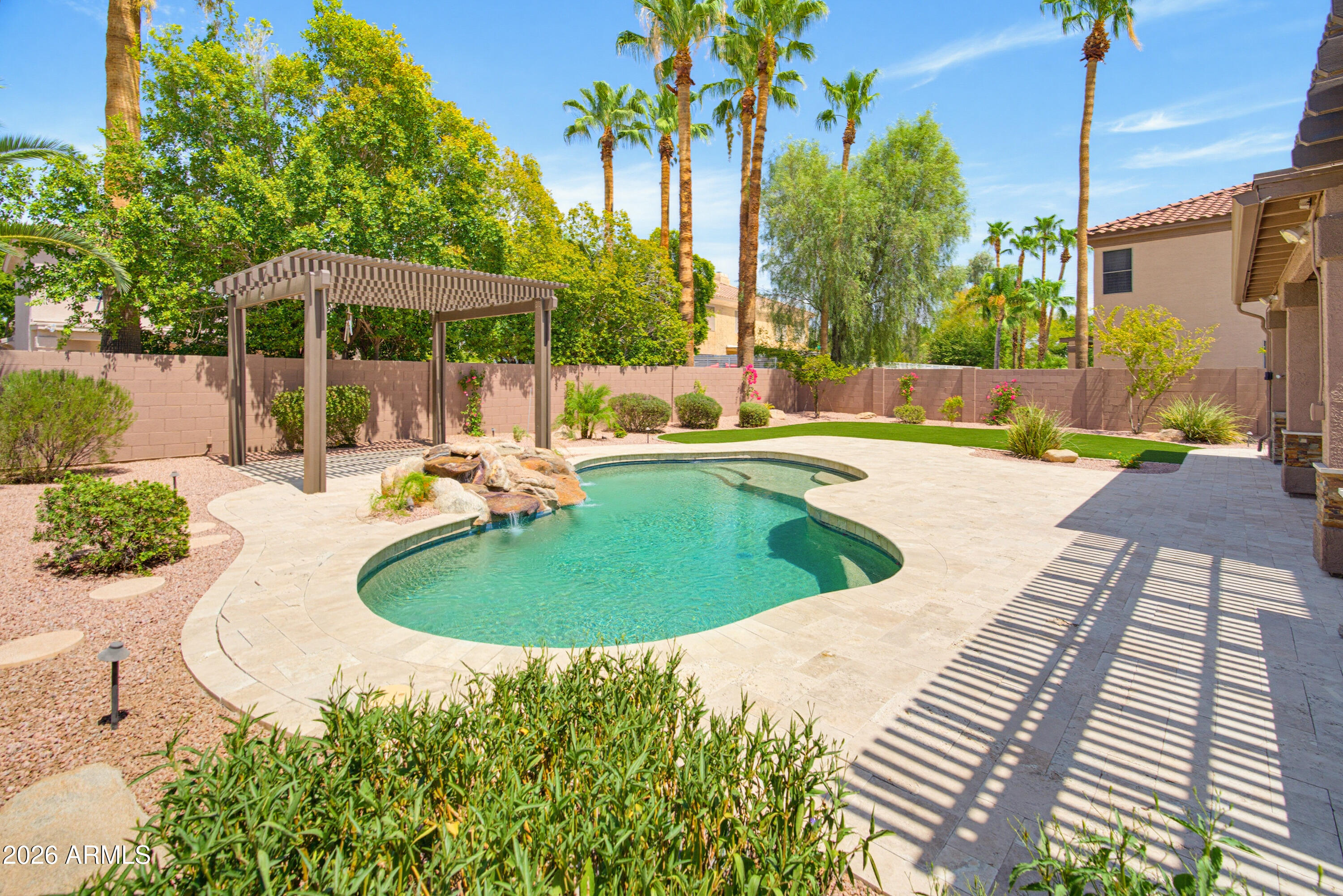 1550 E Saratoga Court