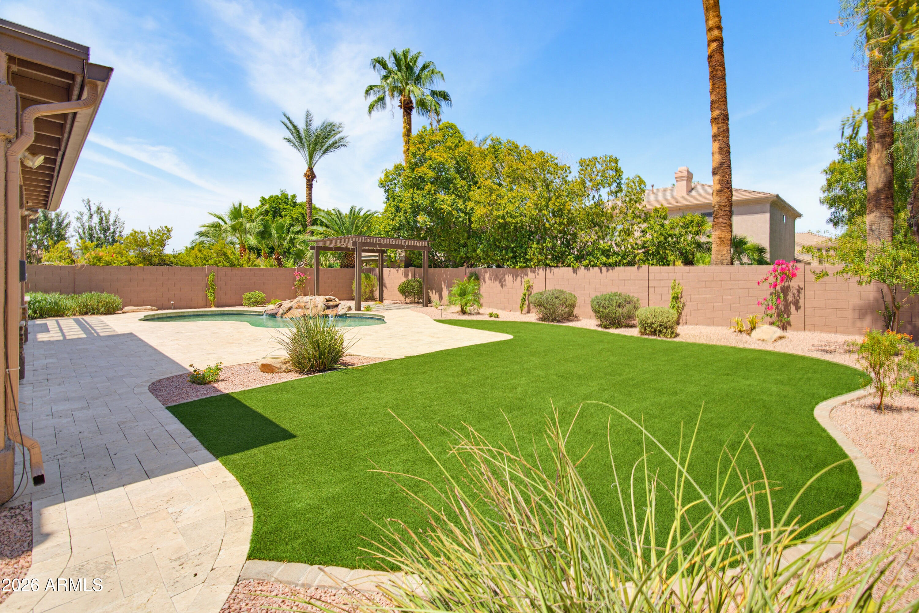 1550 E Saratoga Court