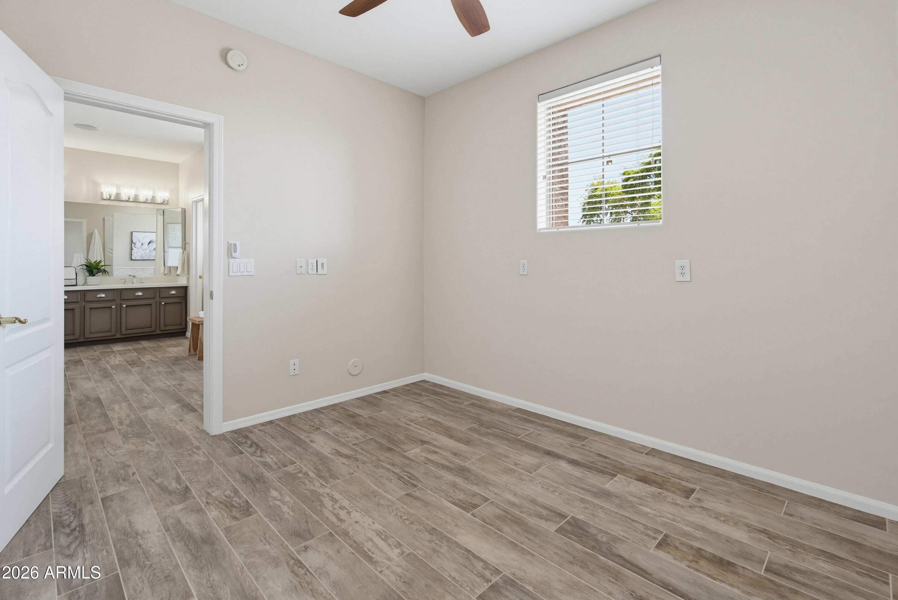 1550 E Saratoga Court