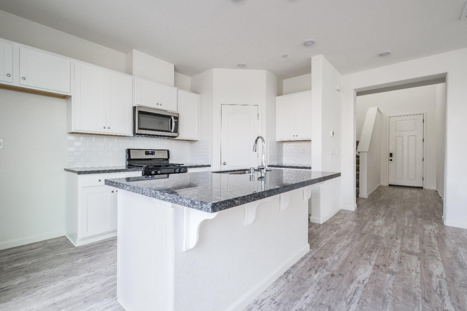 3148 Sunny Gate Lane