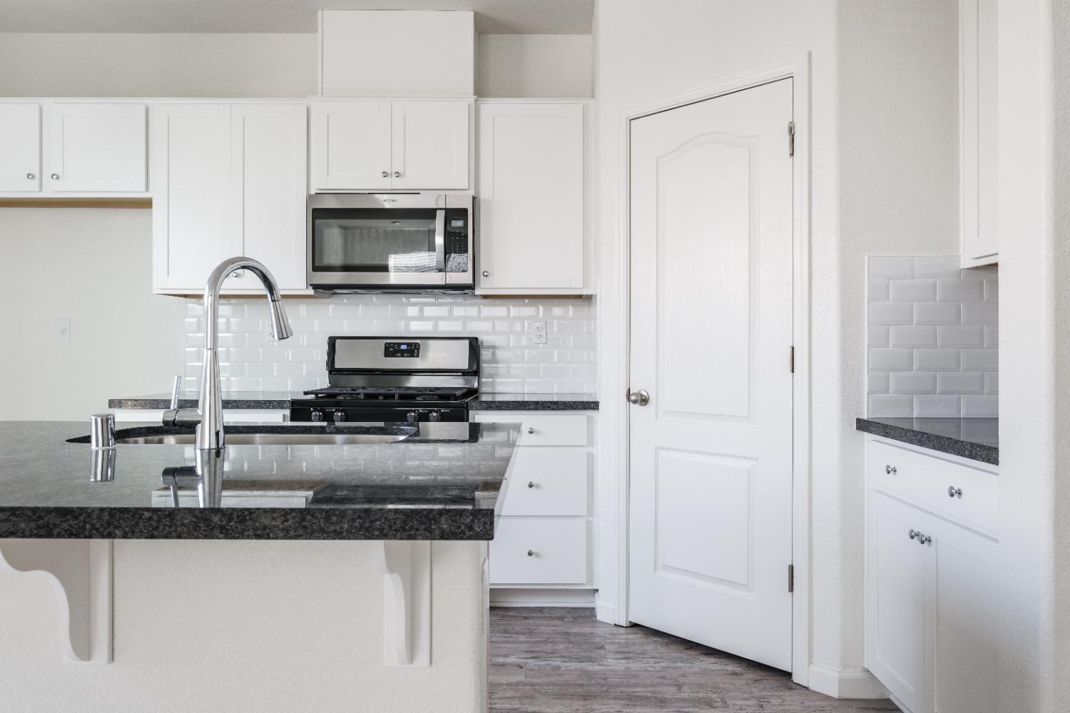 3148 Sunny Gate Lane