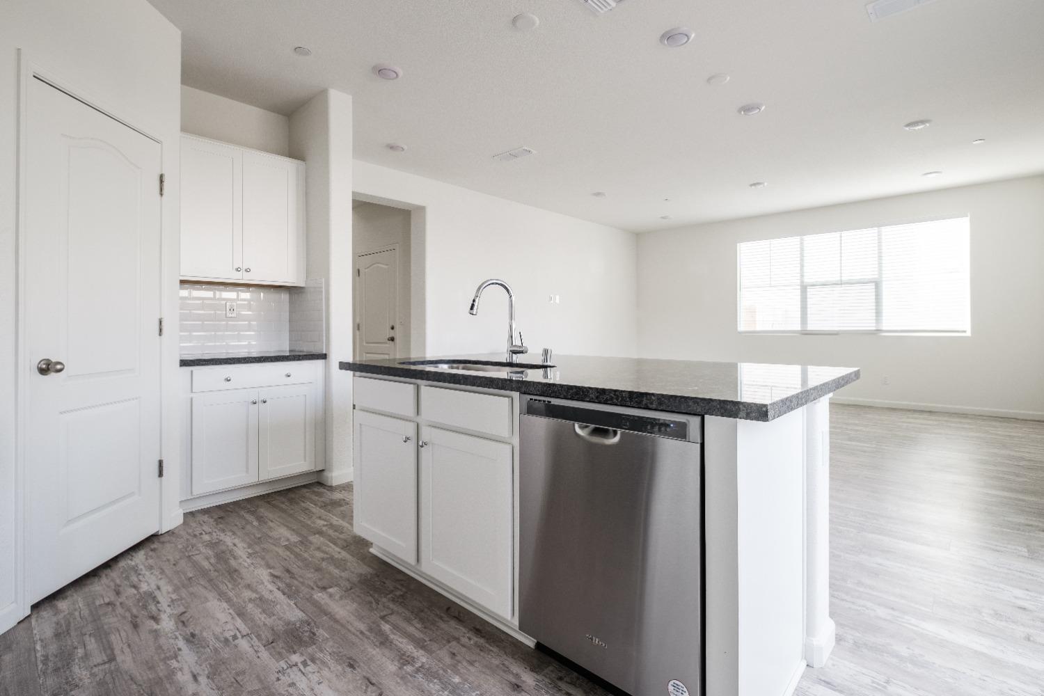 3148 Sunny Gate Lane