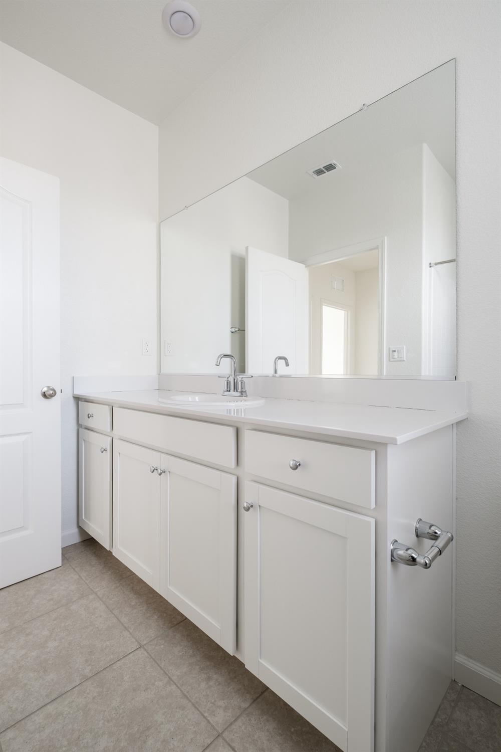 3148 Sunny Gate Lane