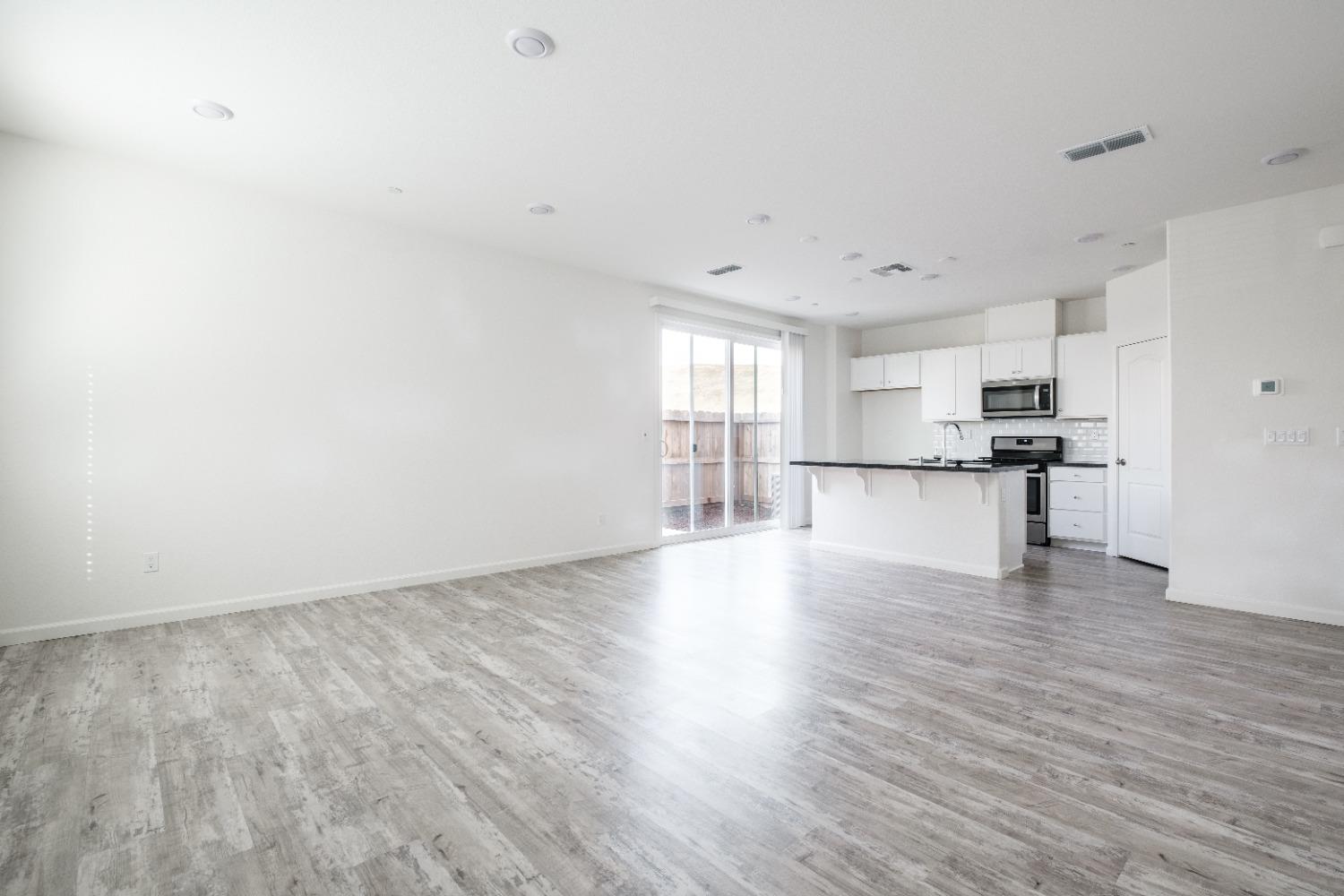 3148 Sunny Gate Lane