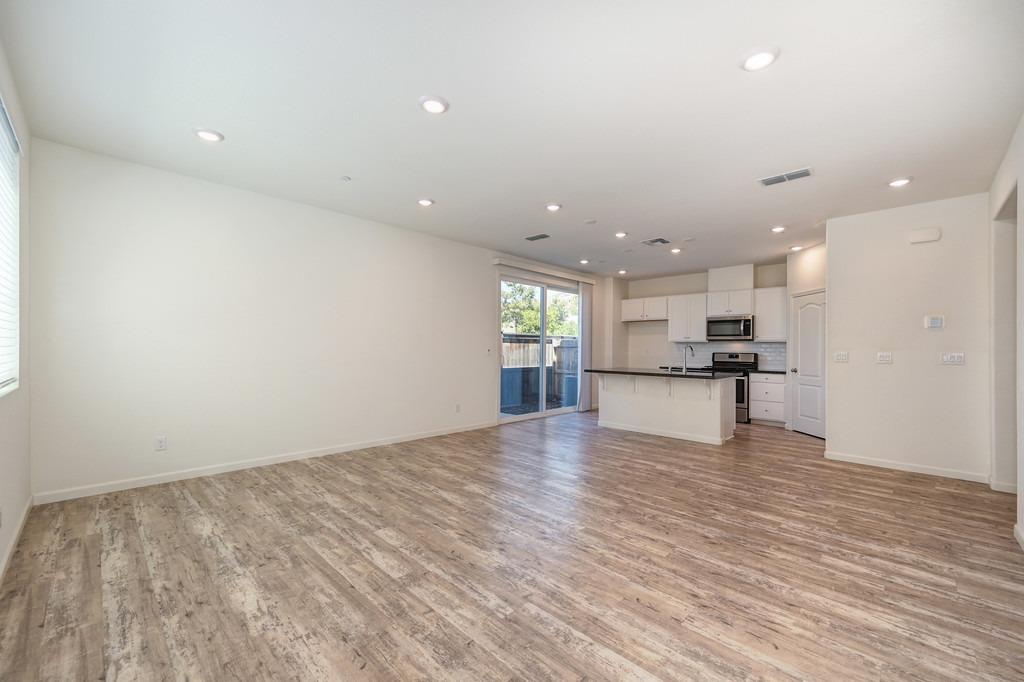 3112 Sunny Gate Lane