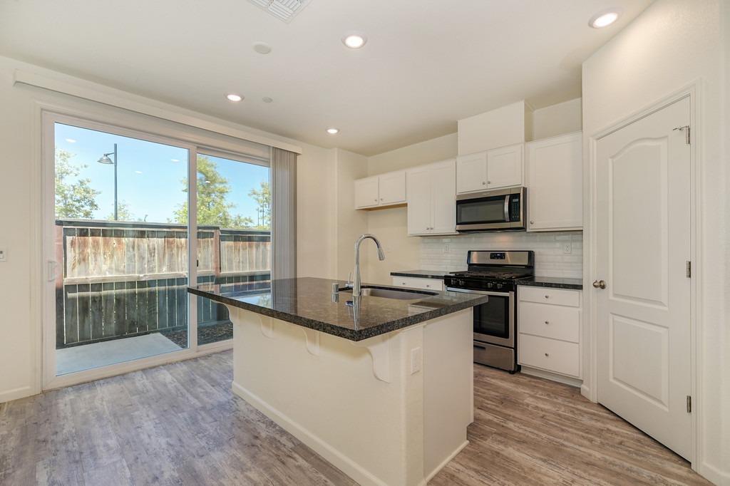 3112 Sunny Gate Lane