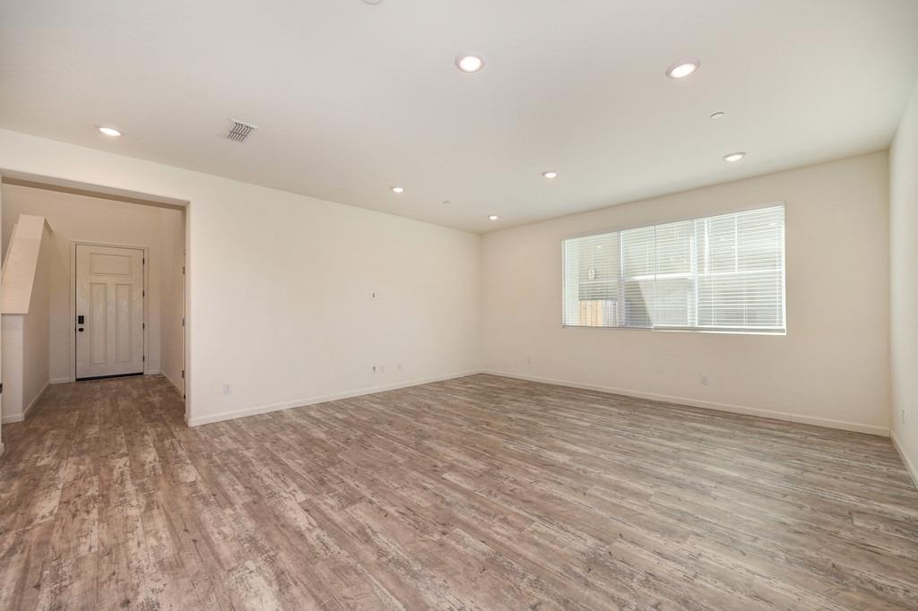 3112 Sunny Gate Lane