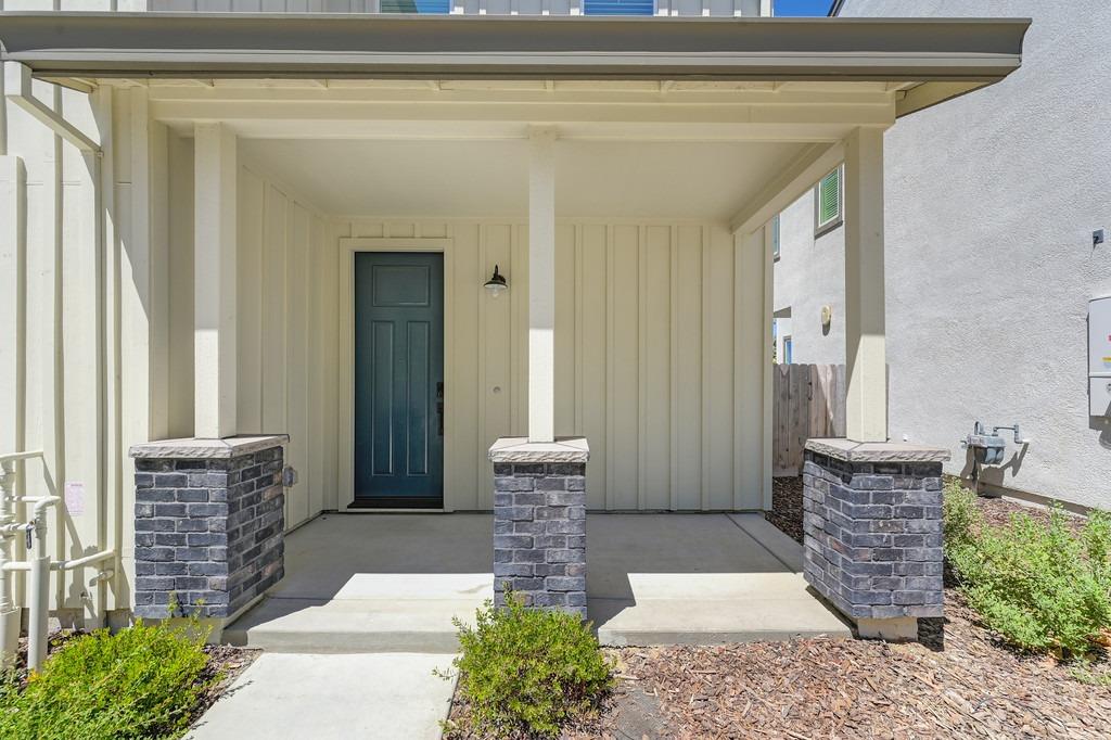 3112 Sunny Gate Lane