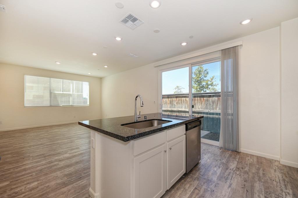 3112 Sunny Gate Lane