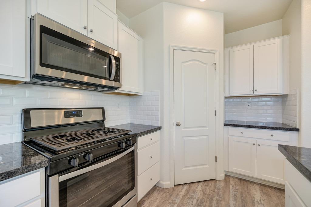 3112 Sunny Gate Lane