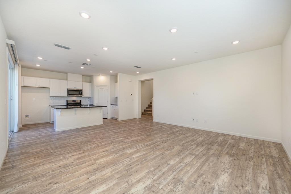 3112 Sunny Gate Lane