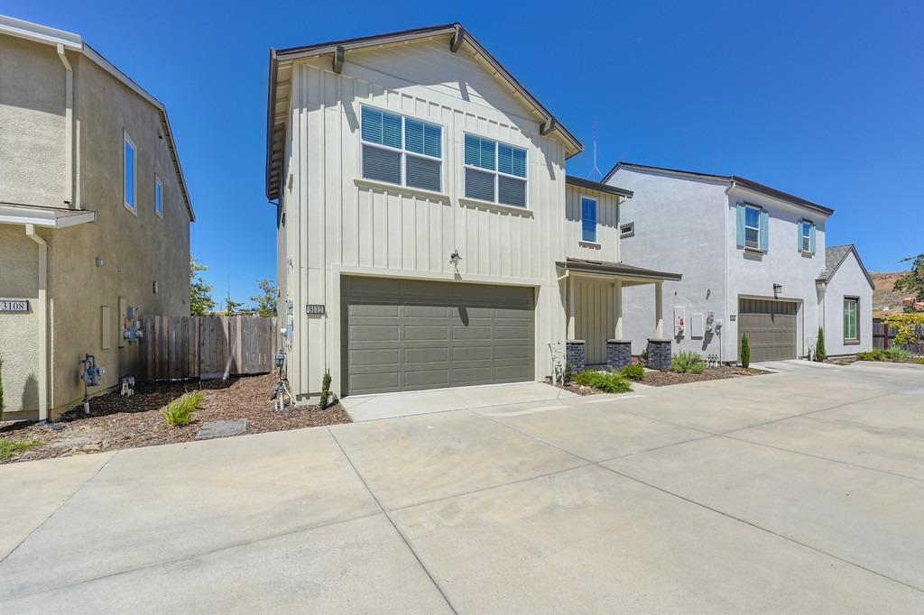 3112 Sunny Gate Lane