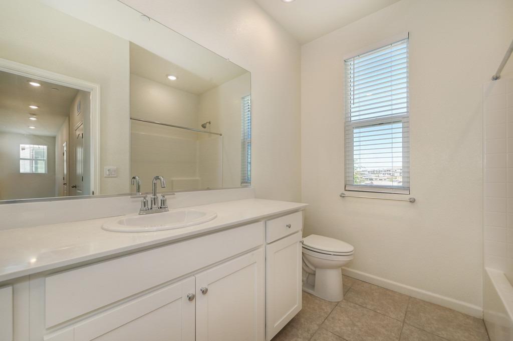 3112 Sunny Gate Lane