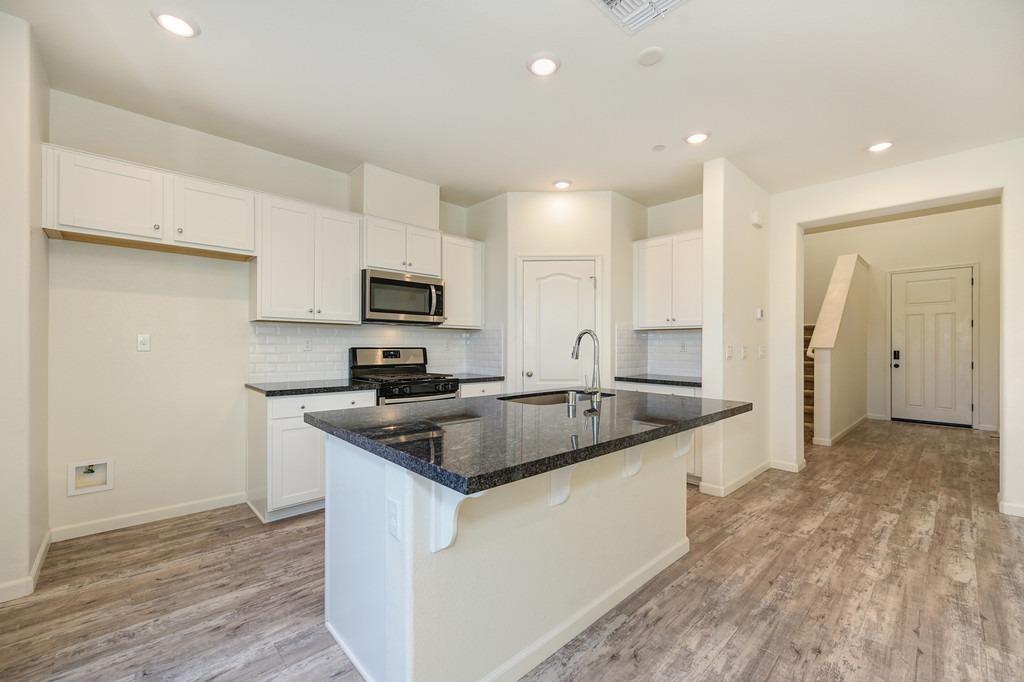 3112 Sunny Gate Lane