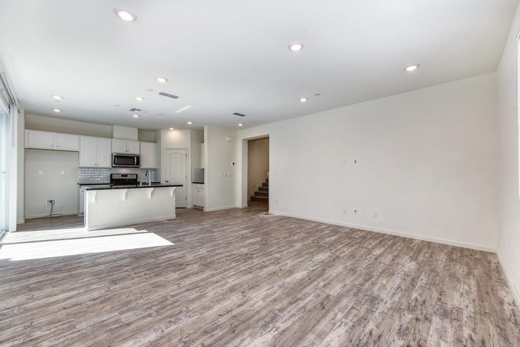 3160 Sunny Gate Lane