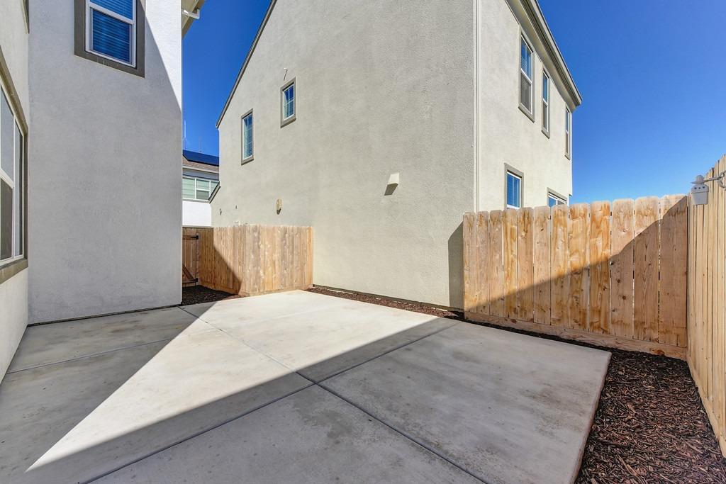 3160 Sunny Gate Lane