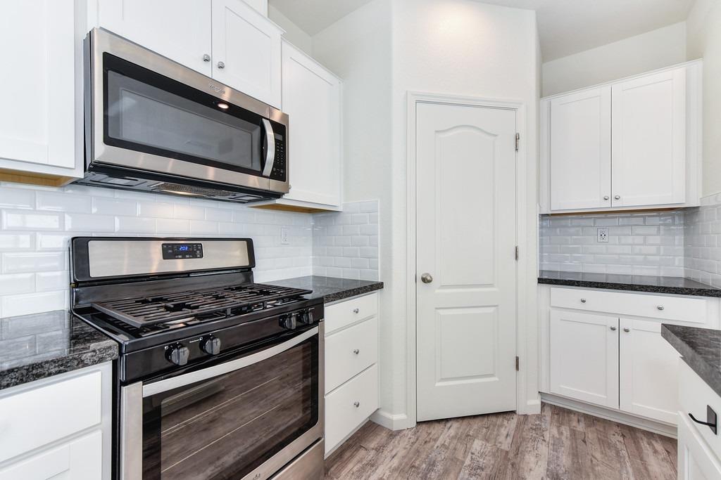 3160 Sunny Gate Lane