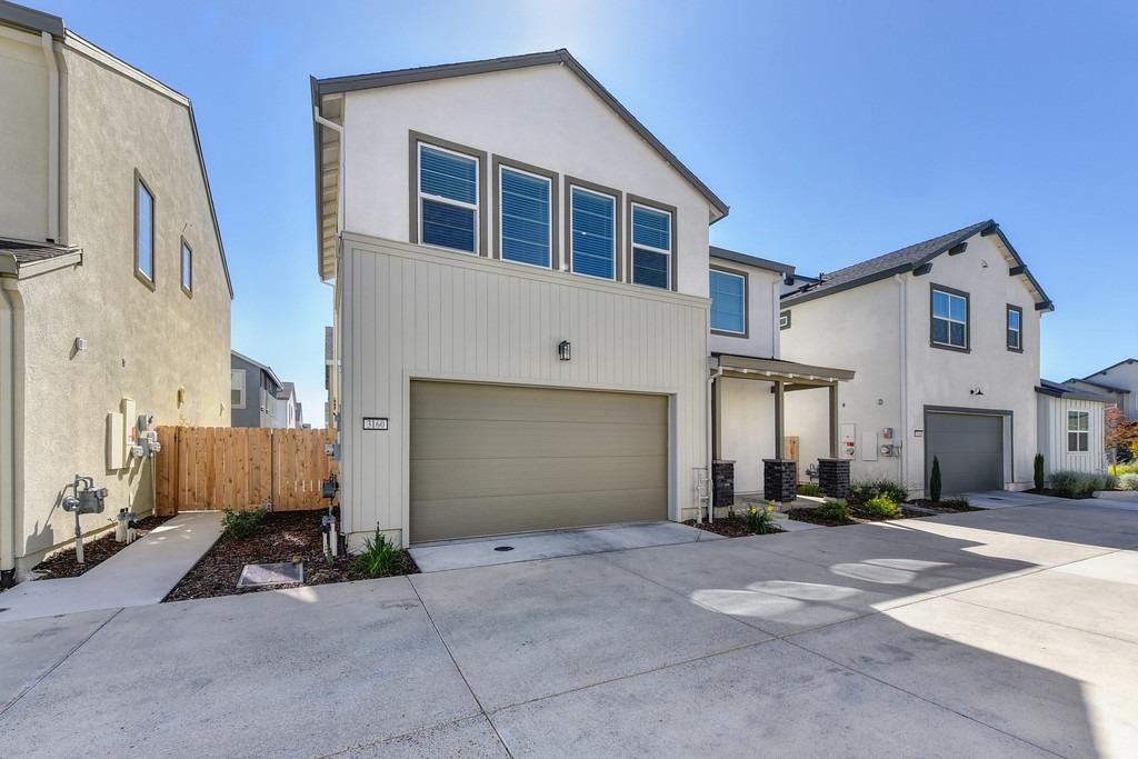 3160 Sunny Gate Lane