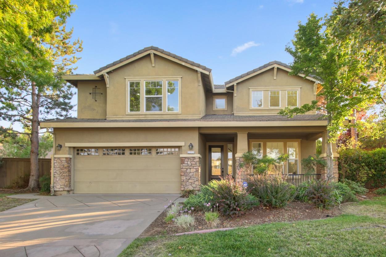 2212 Muratura Way