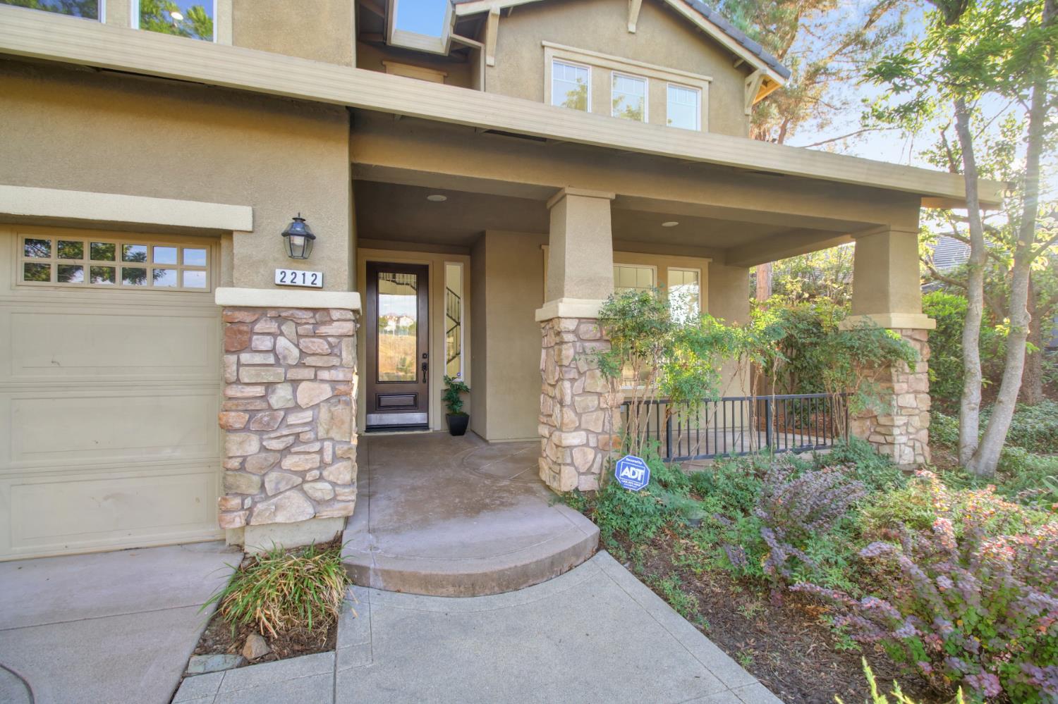 2212 Muratura Way