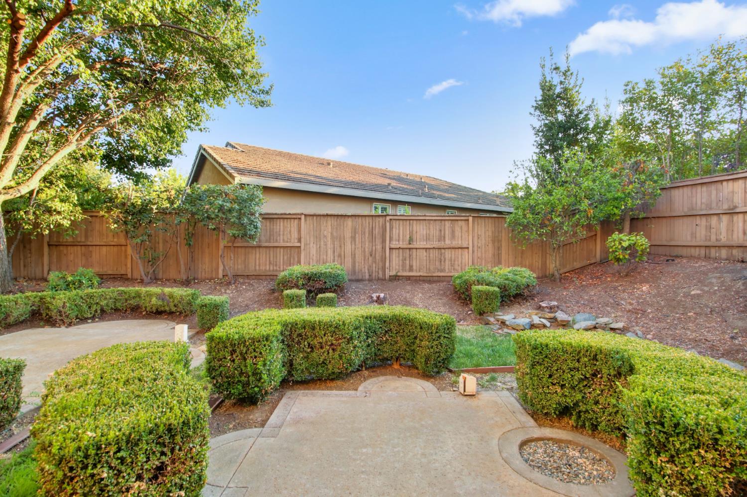 2212 Muratura Way